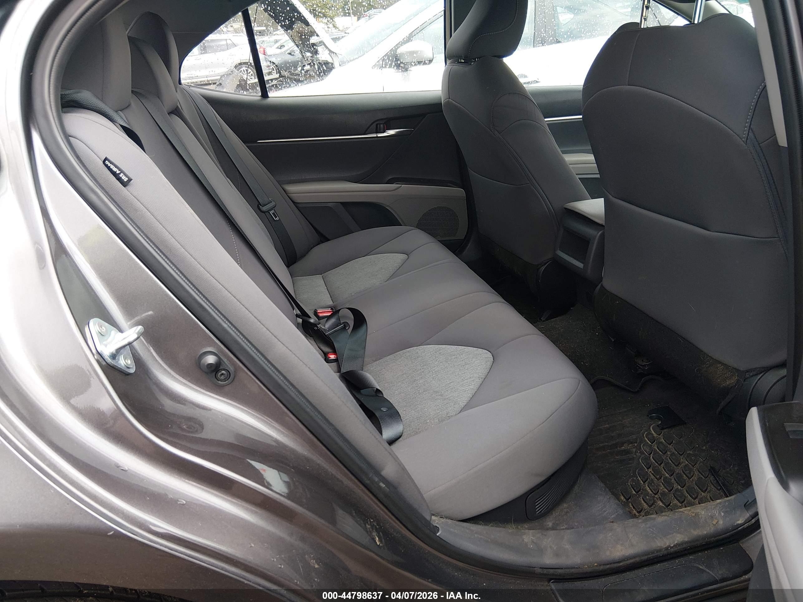 TOYOTA CAMRY image 8
