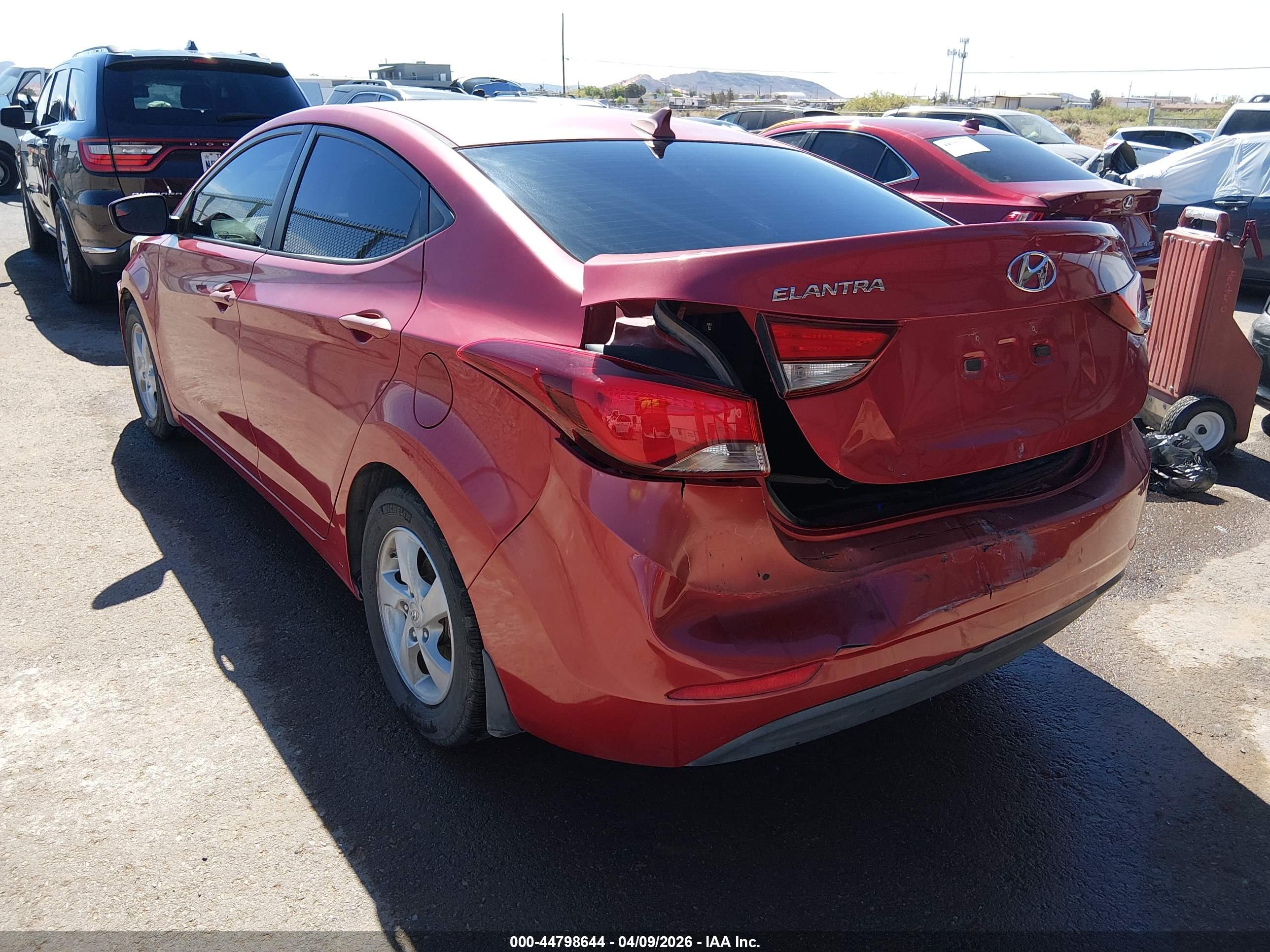 HYUNDAI ELANTRA image 3