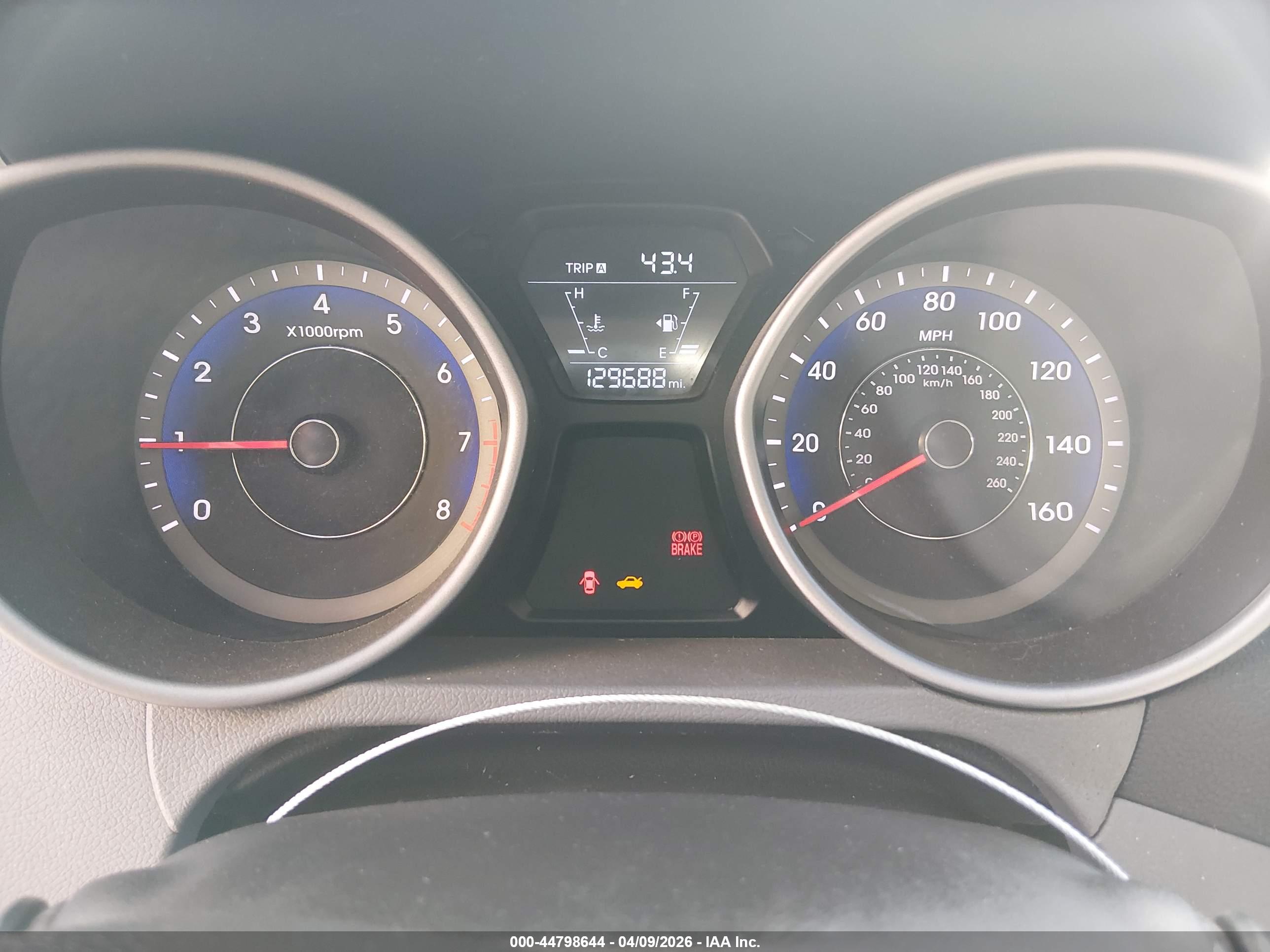 HYUNDAI ELANTRA image 7