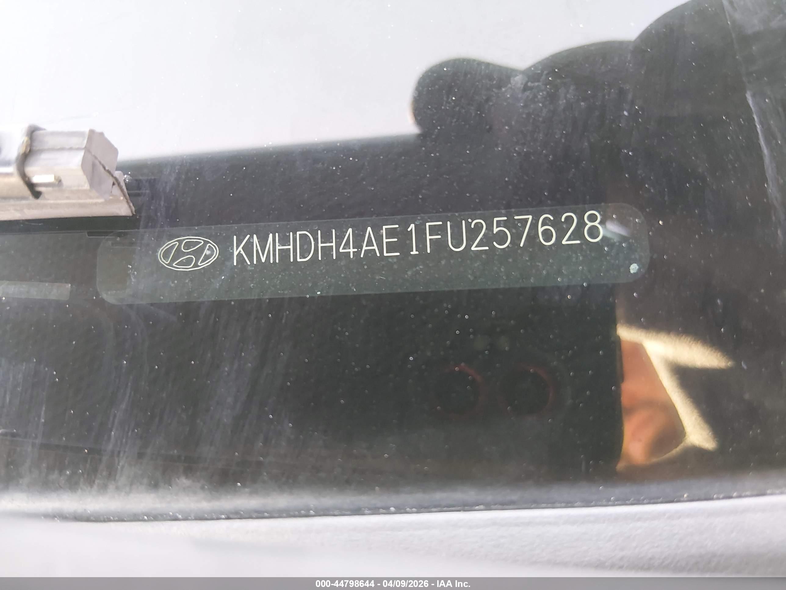HYUNDAI ELANTRA image 9