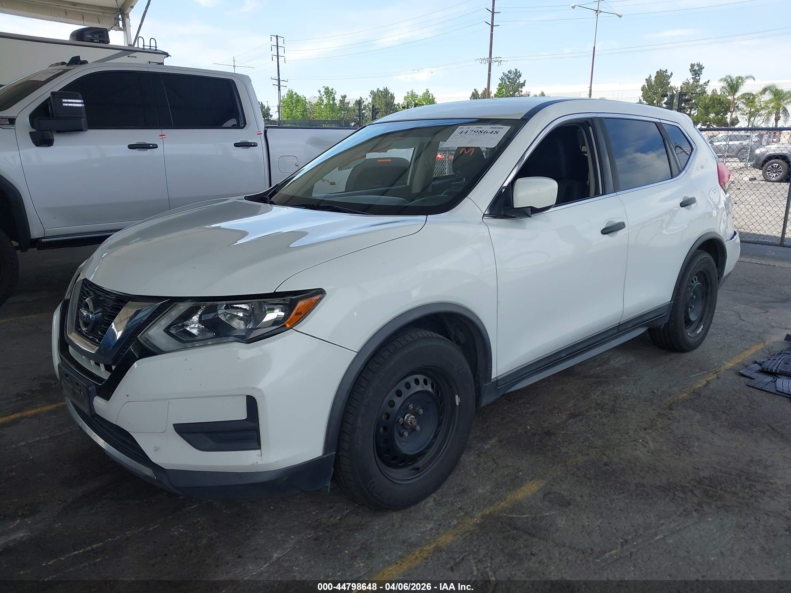 NISSAN ROGUE image 2