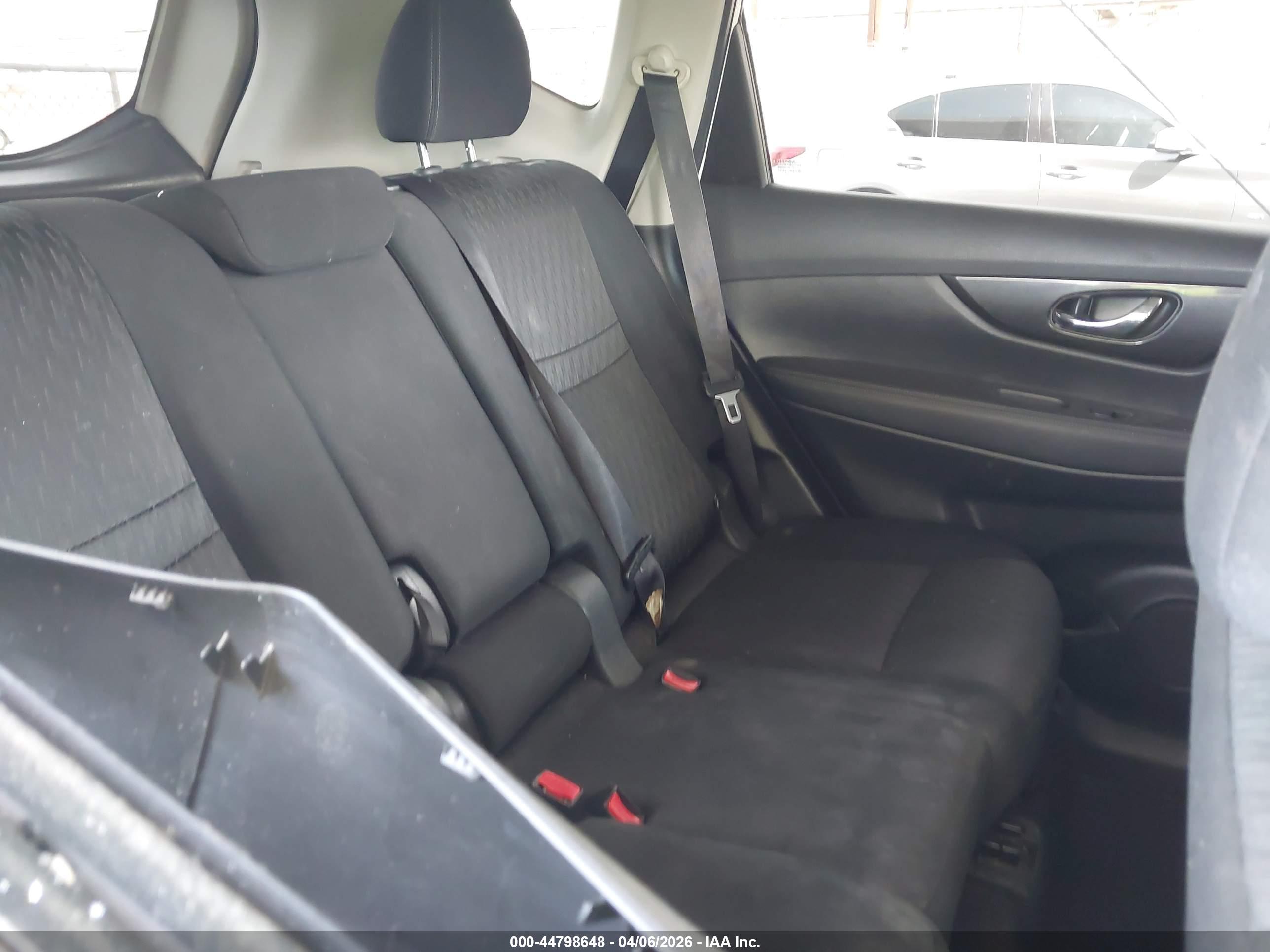 NISSAN ROGUE image 8