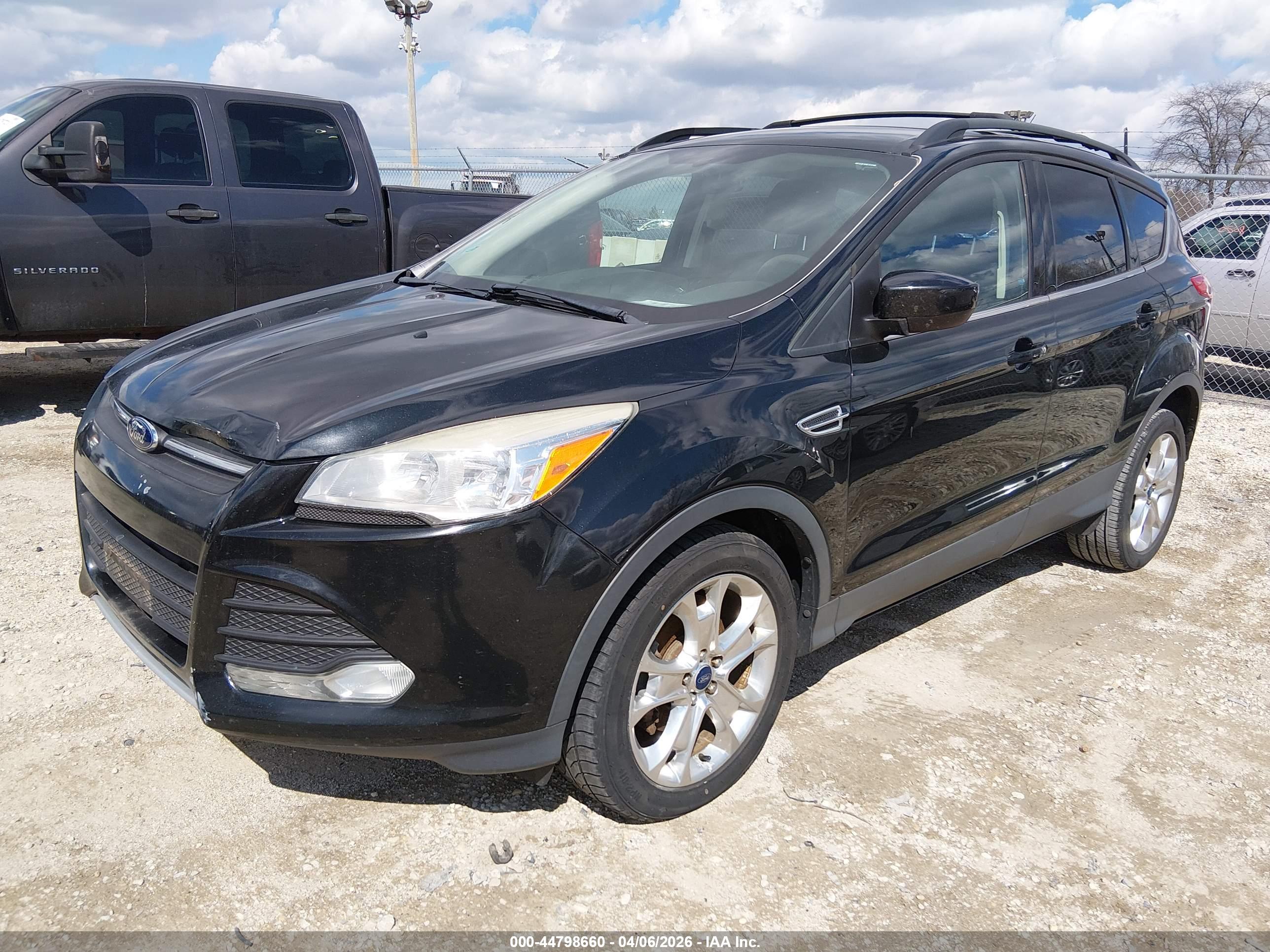 FORD ESCAPE image 2