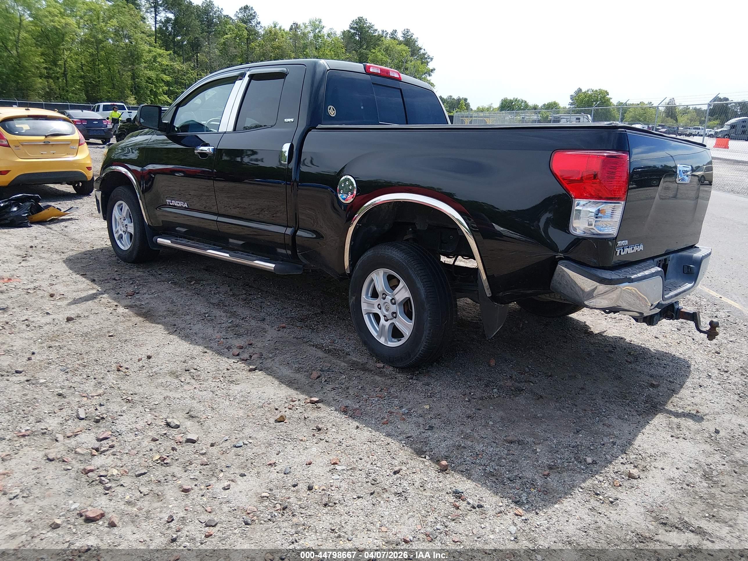 TOYOTA TUNDRA image 3