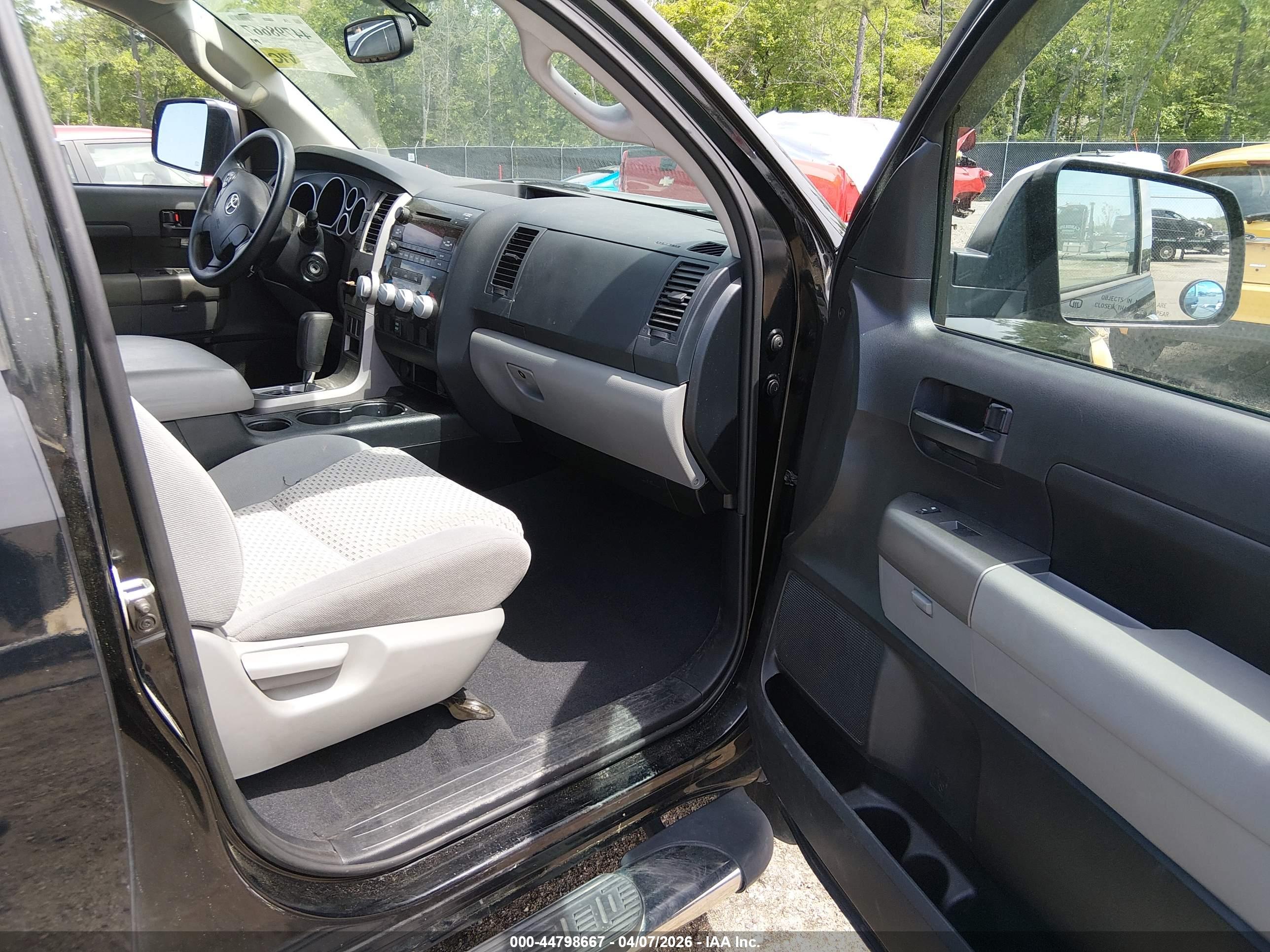TOYOTA TUNDRA image 5