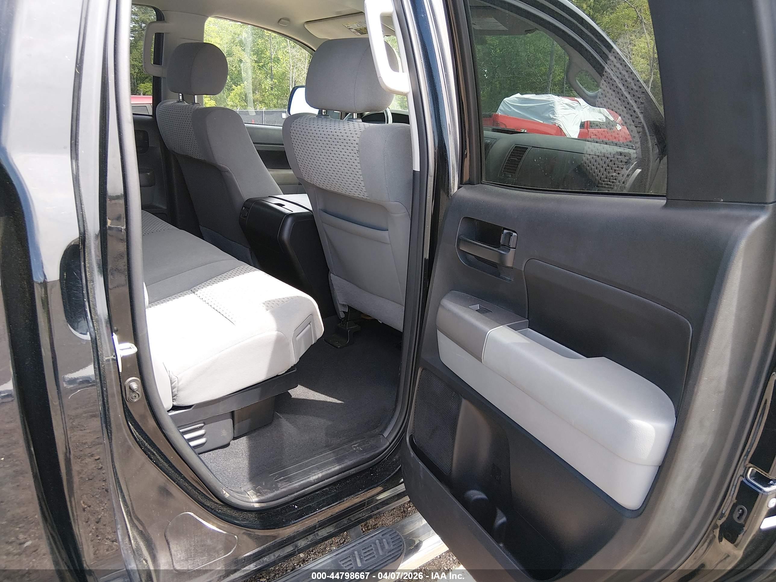TOYOTA TUNDRA image 8