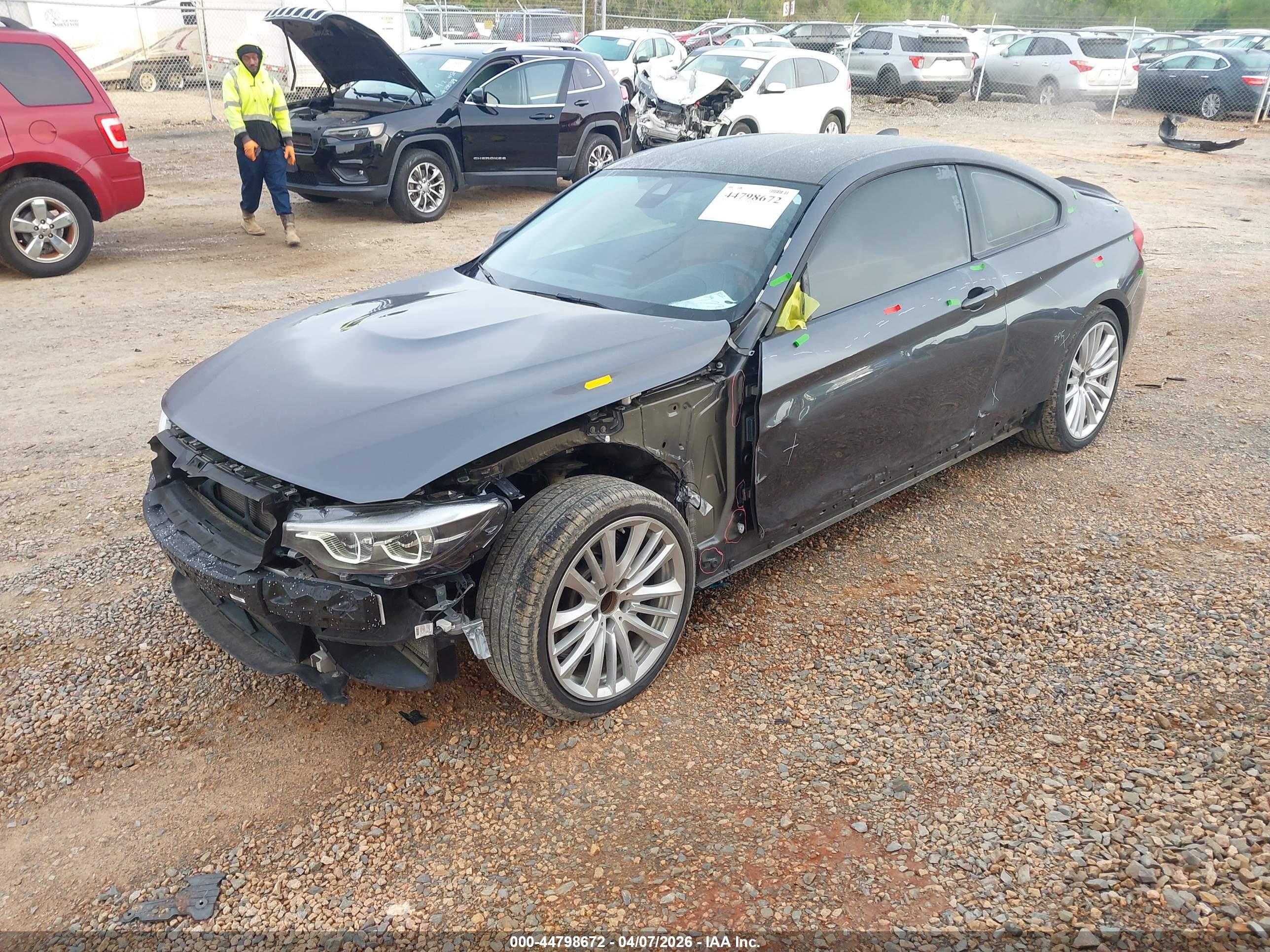BMW M4 image 2