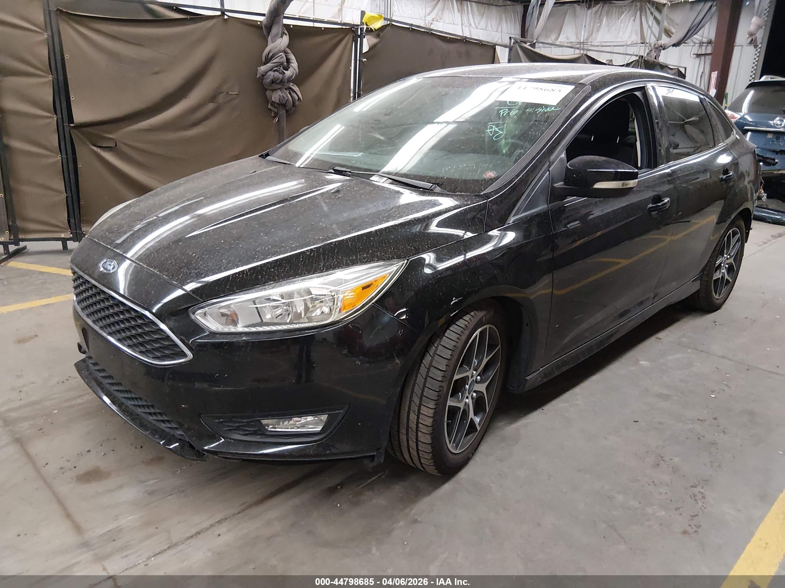 FORD FOCUS image 2