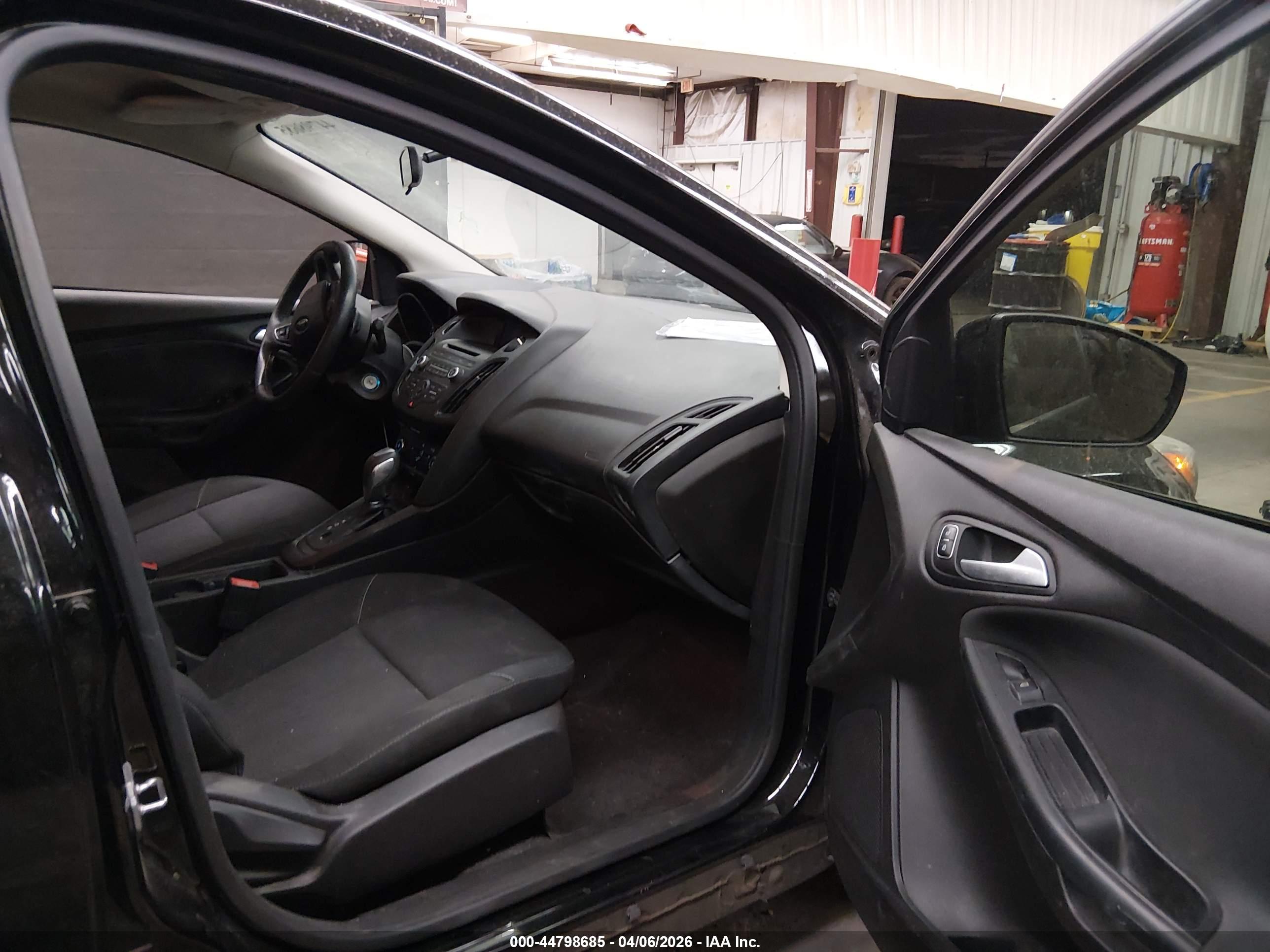 FORD FOCUS image 5