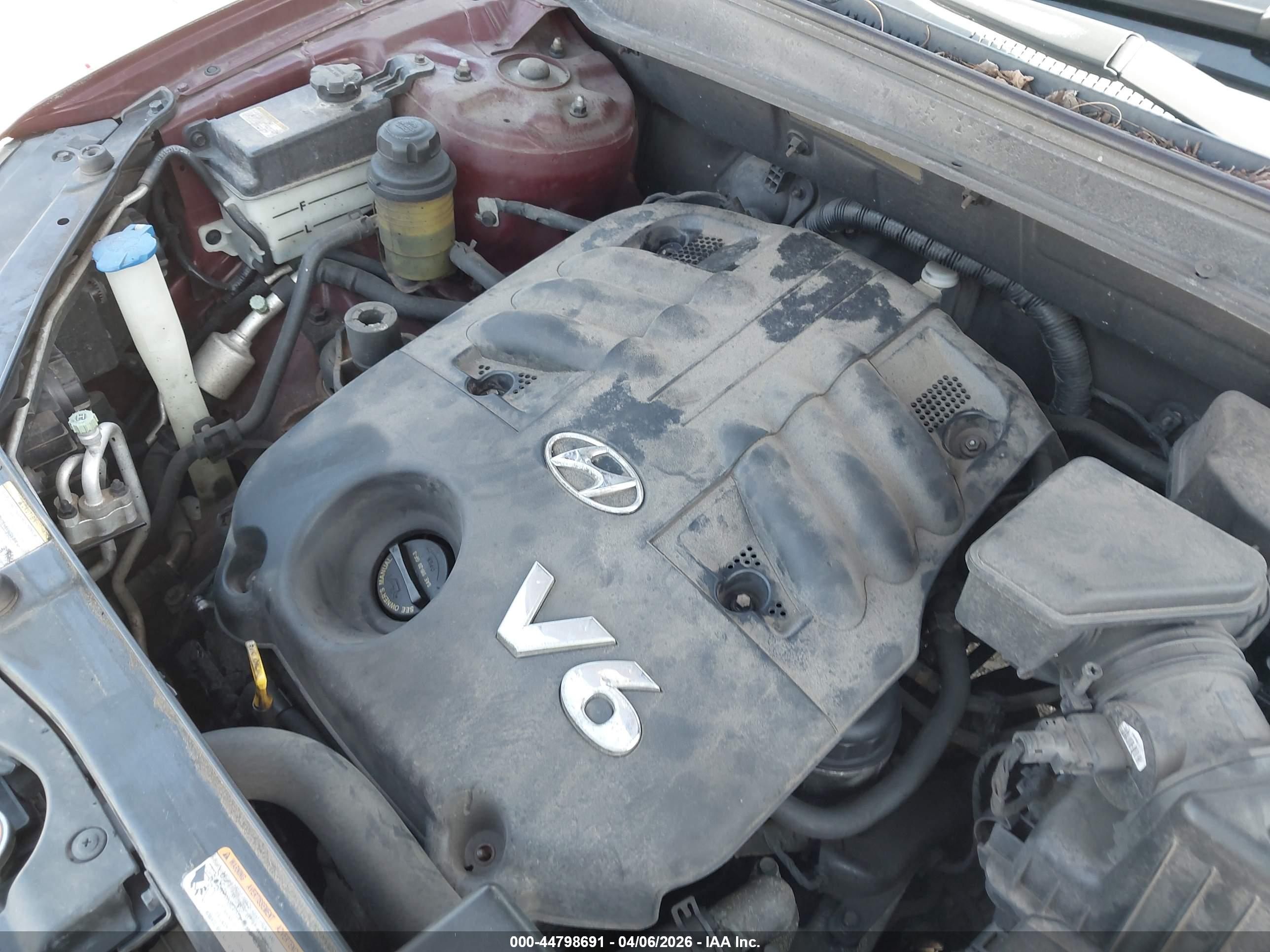 HYUNDAI SANTA image 10