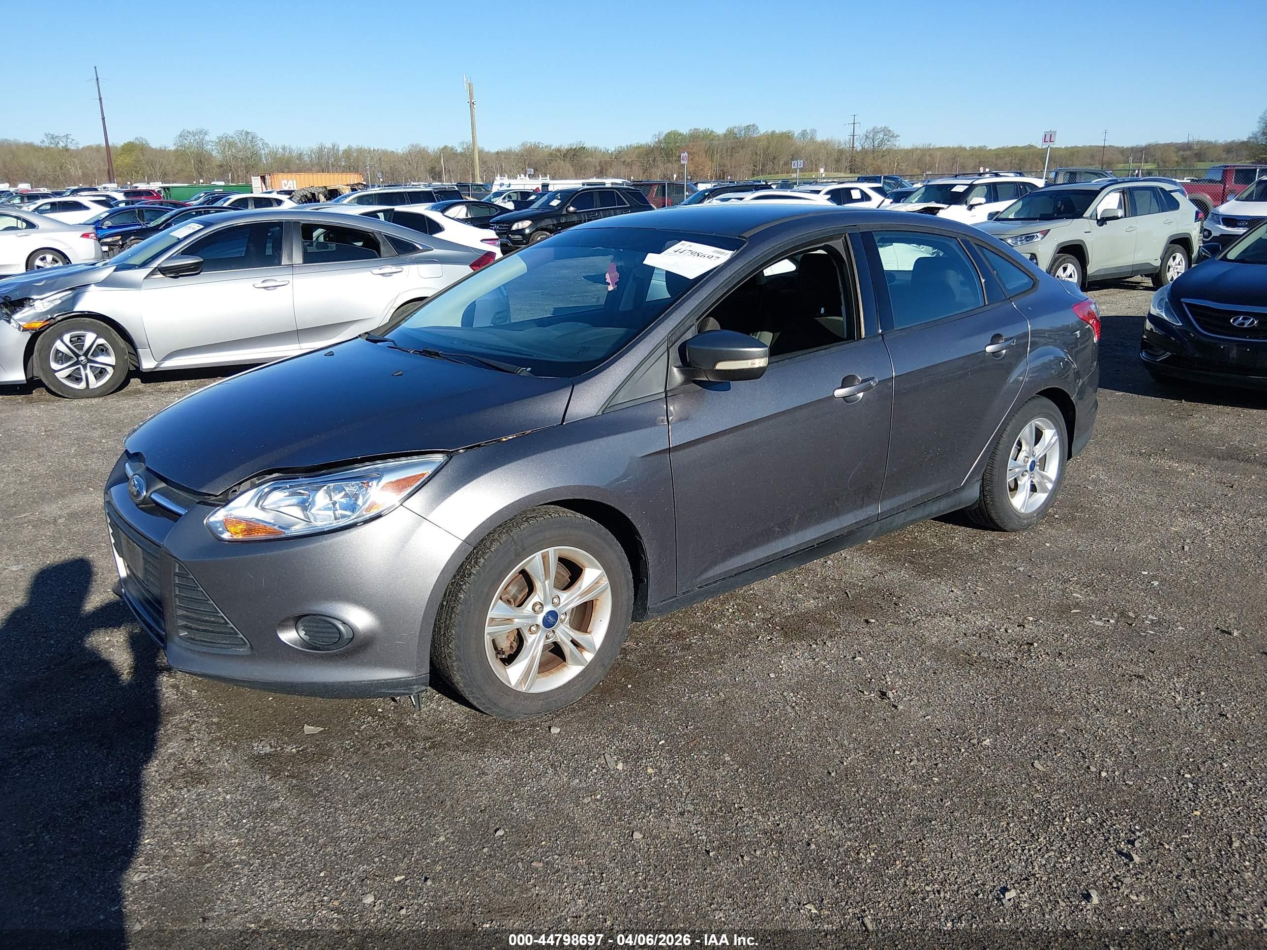 FORD FOCUS image 2