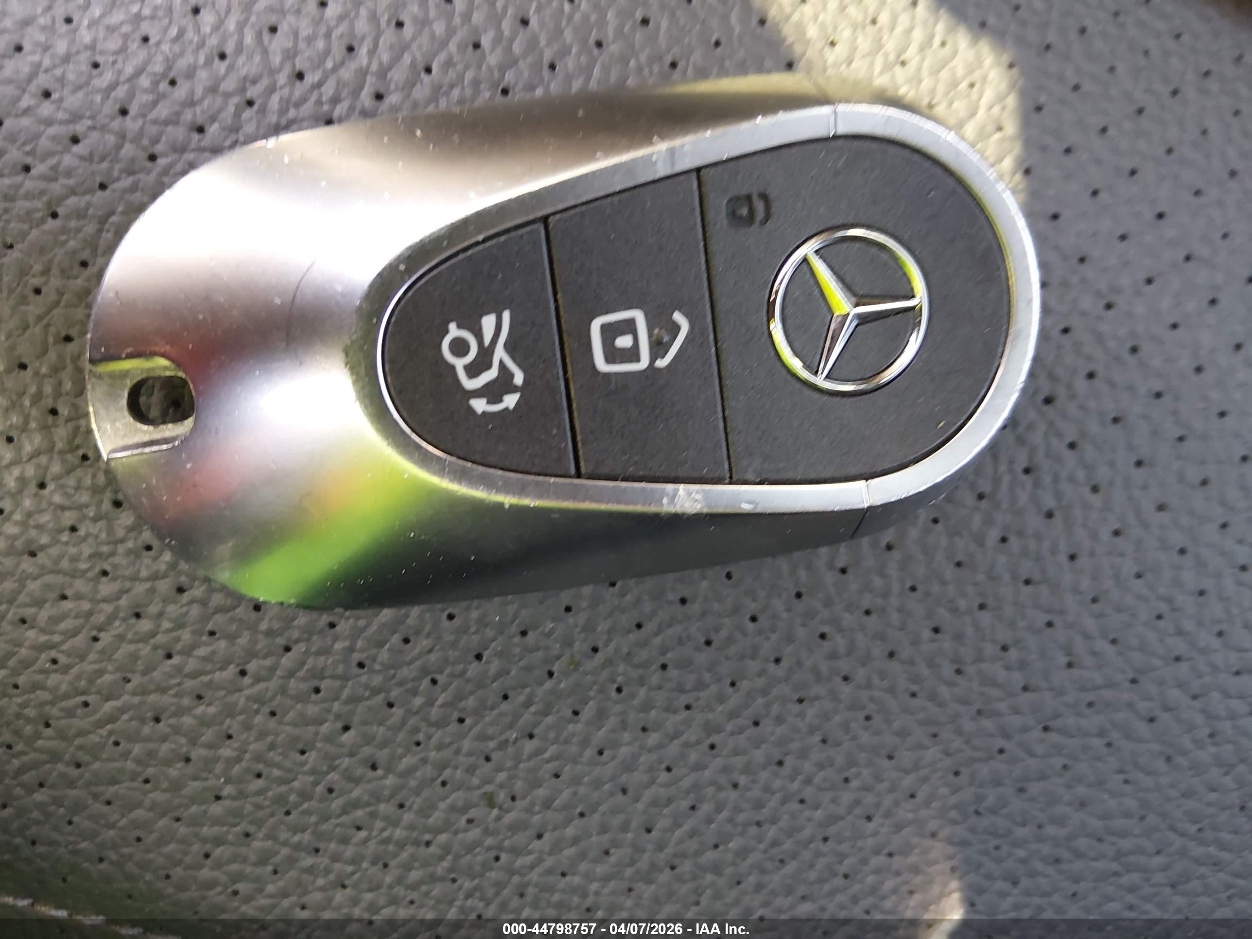 MERCEDES-BENZ C image 11