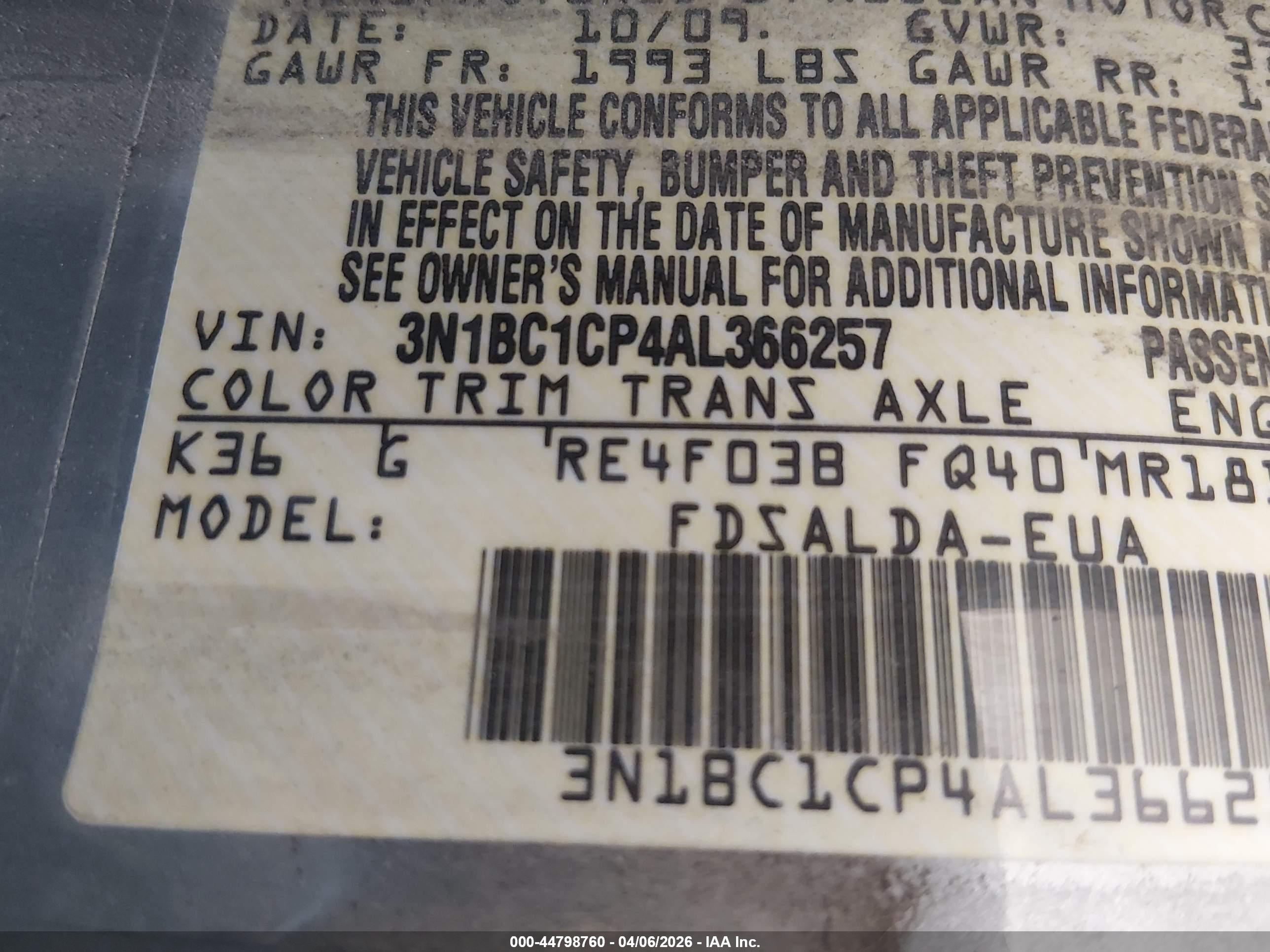 NISSAN VERSA image 9