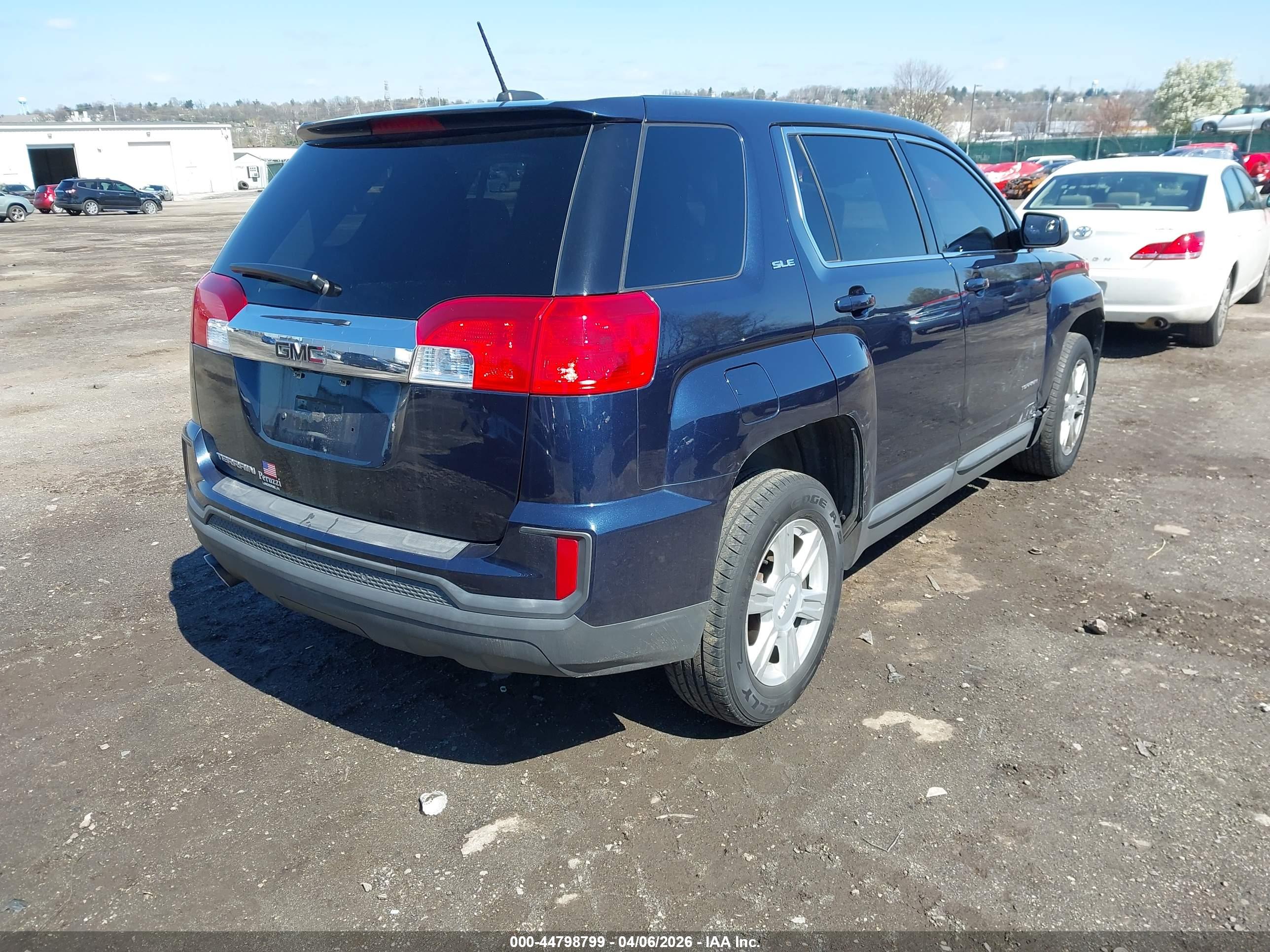 GMC TERRAIN image 4