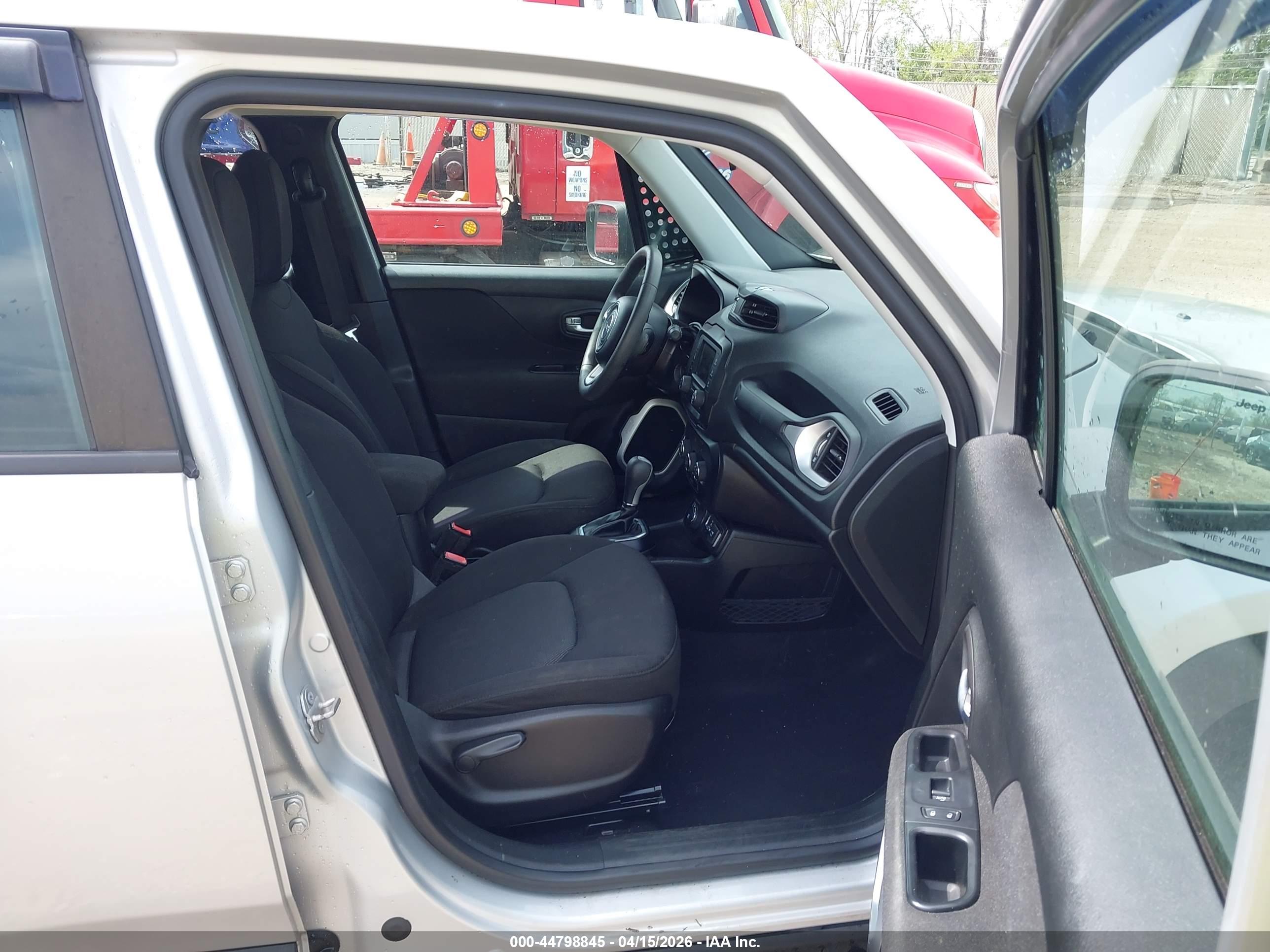 JEEP RENEGADE image 5