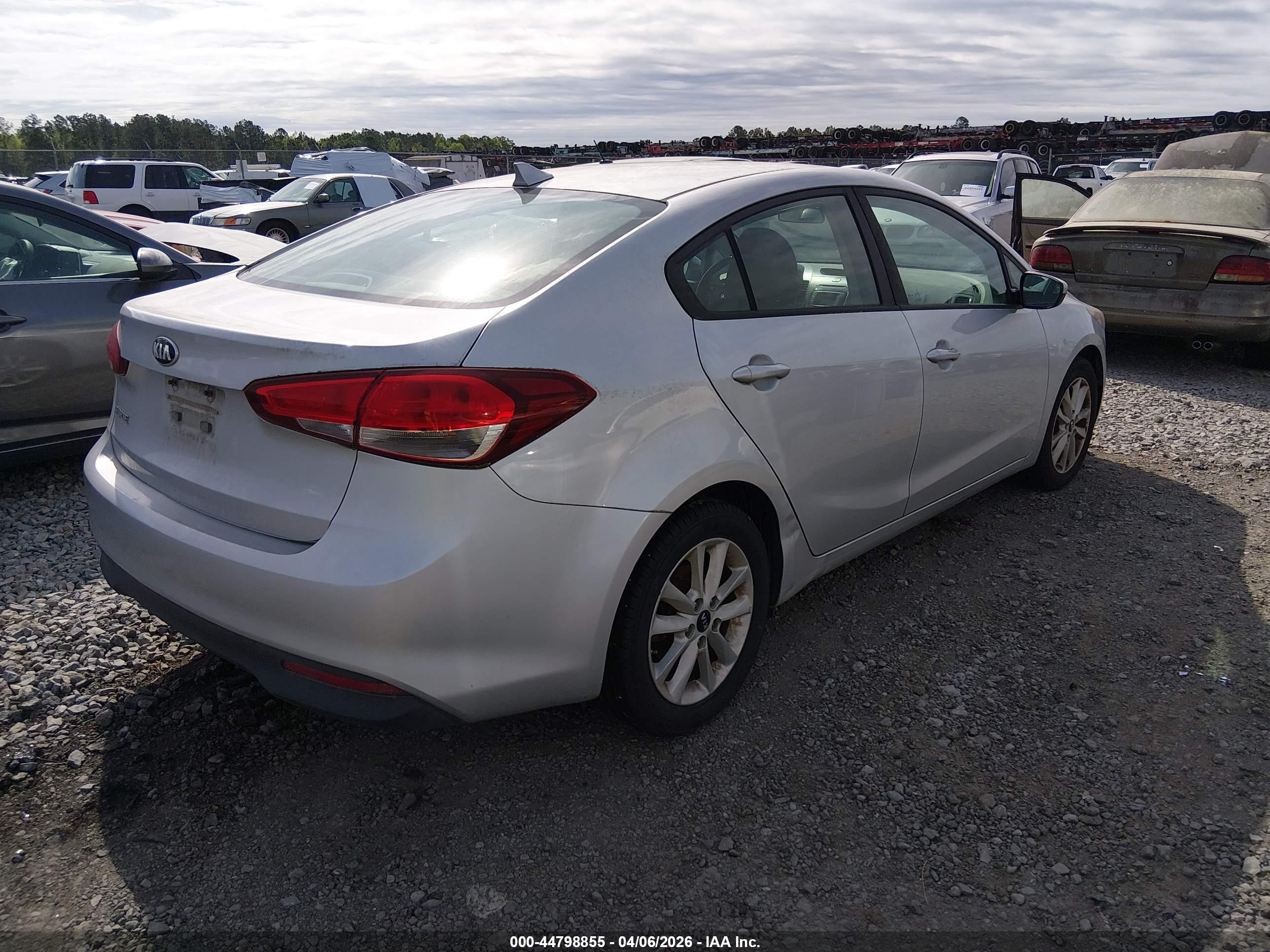 KIA FORTE image 4