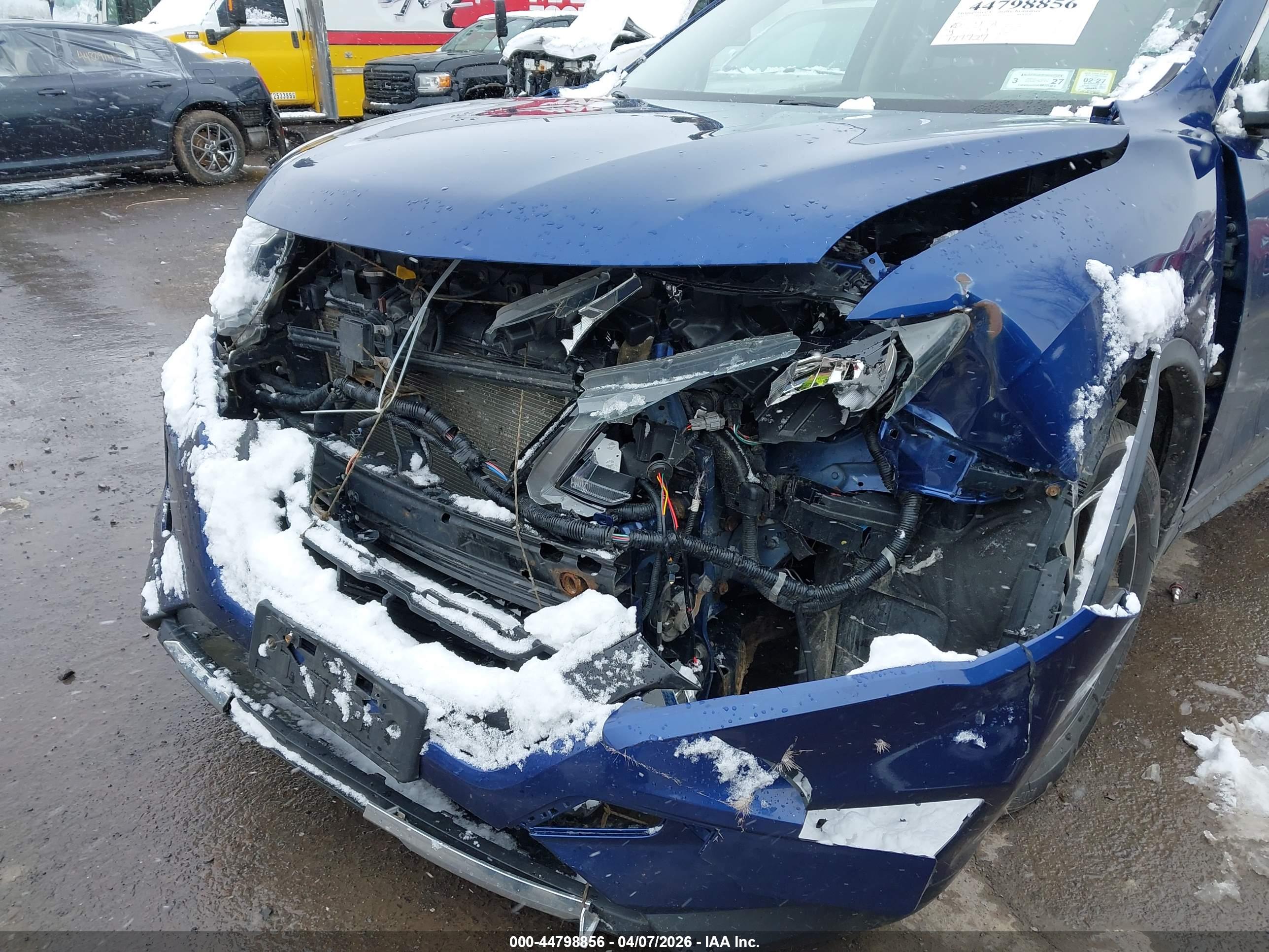 NISSAN ROGUE image 6
