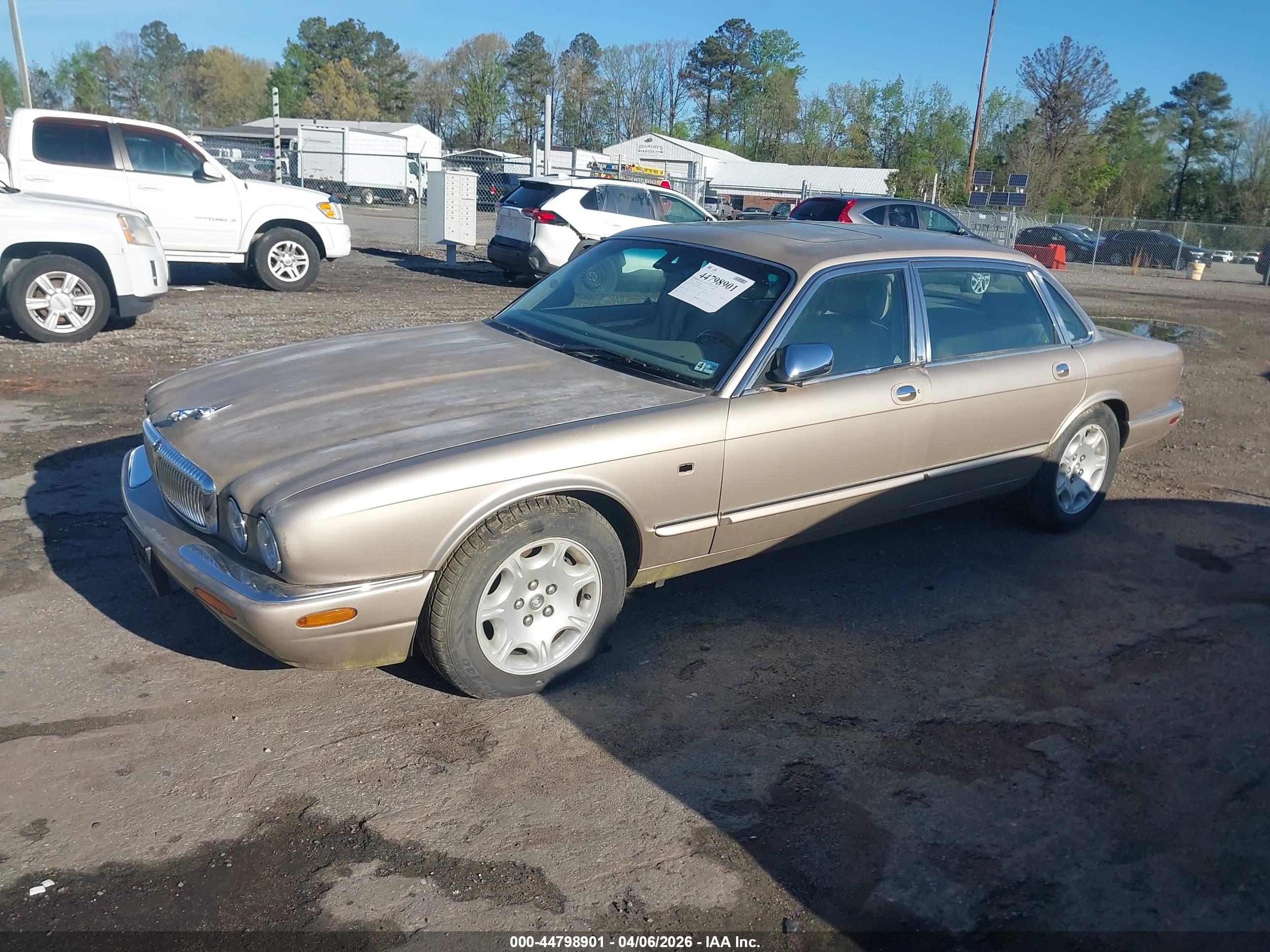 JAGUAR XJ8 image 2