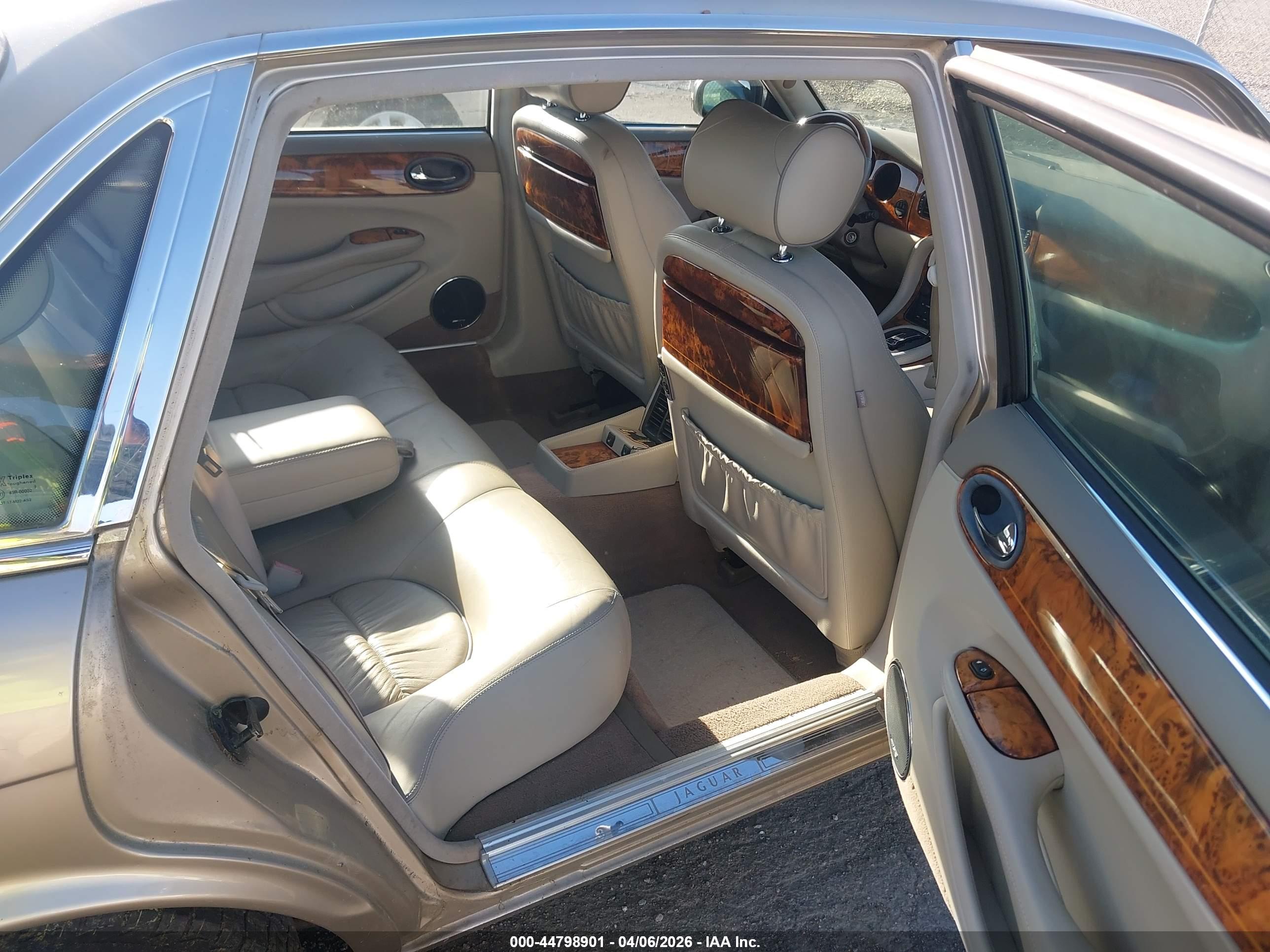 JAGUAR XJ8 image 8