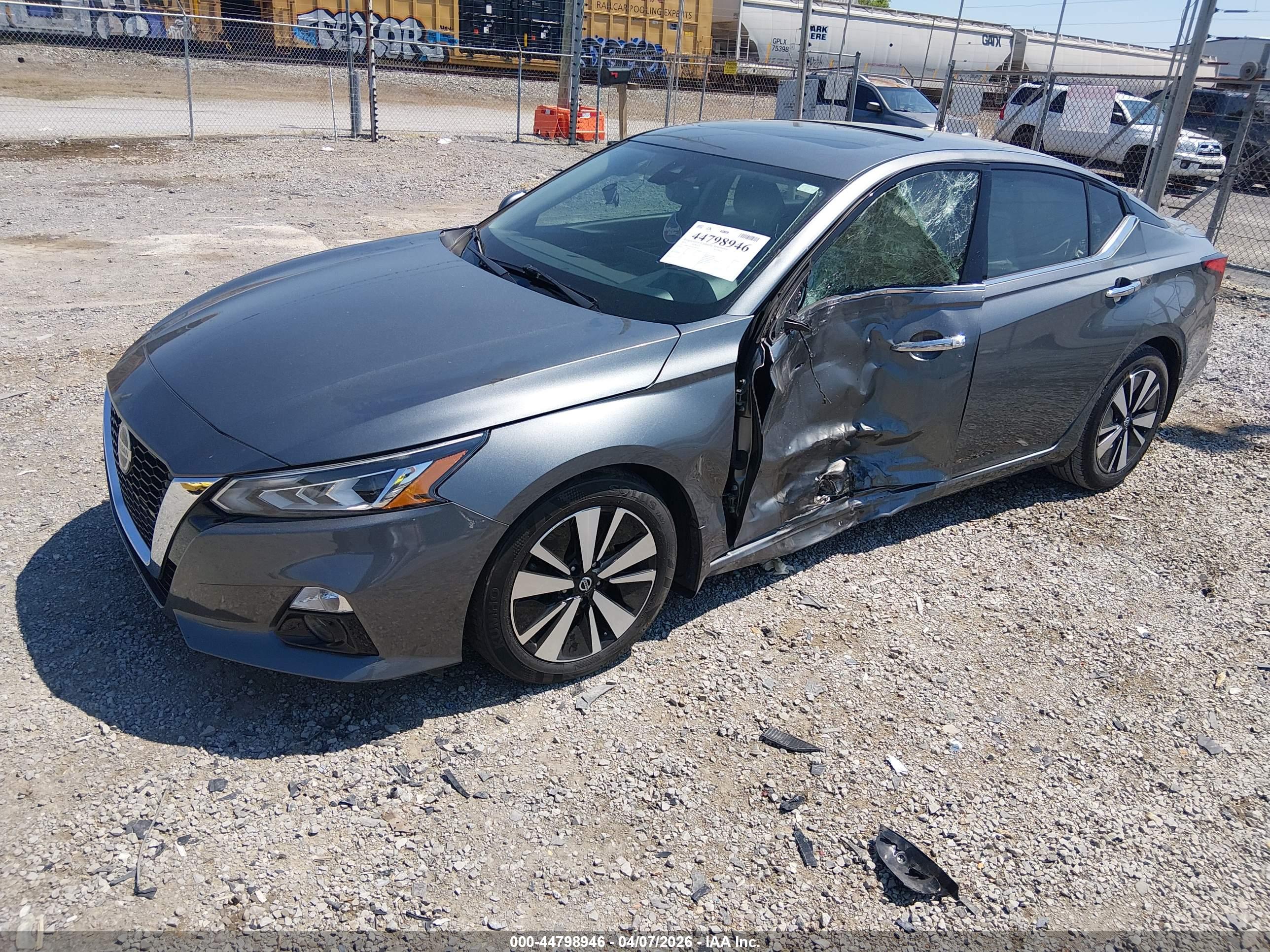 NISSAN ALTIMA image 2