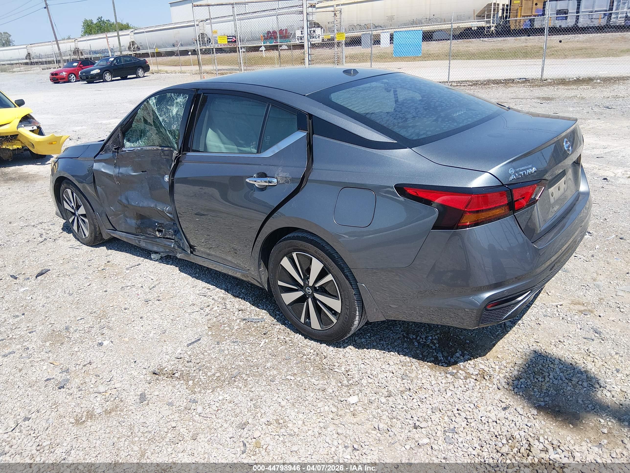NISSAN ALTIMA image 3