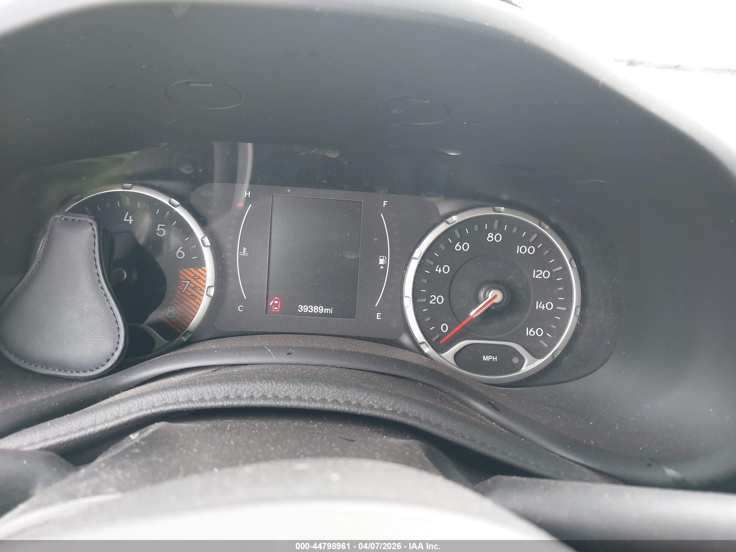 JEEP RENEGADE image 7