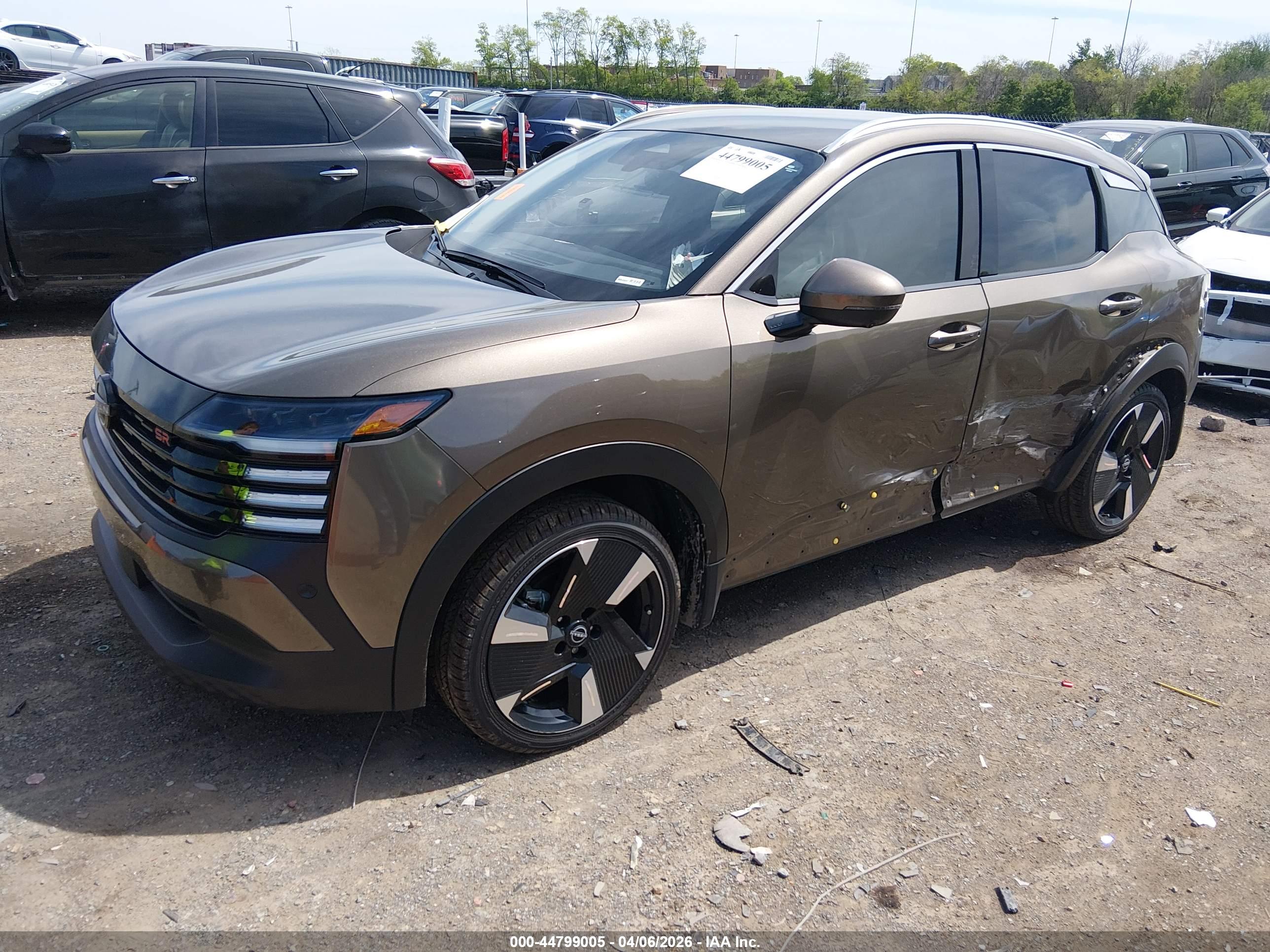 NISSAN KICKS image 2