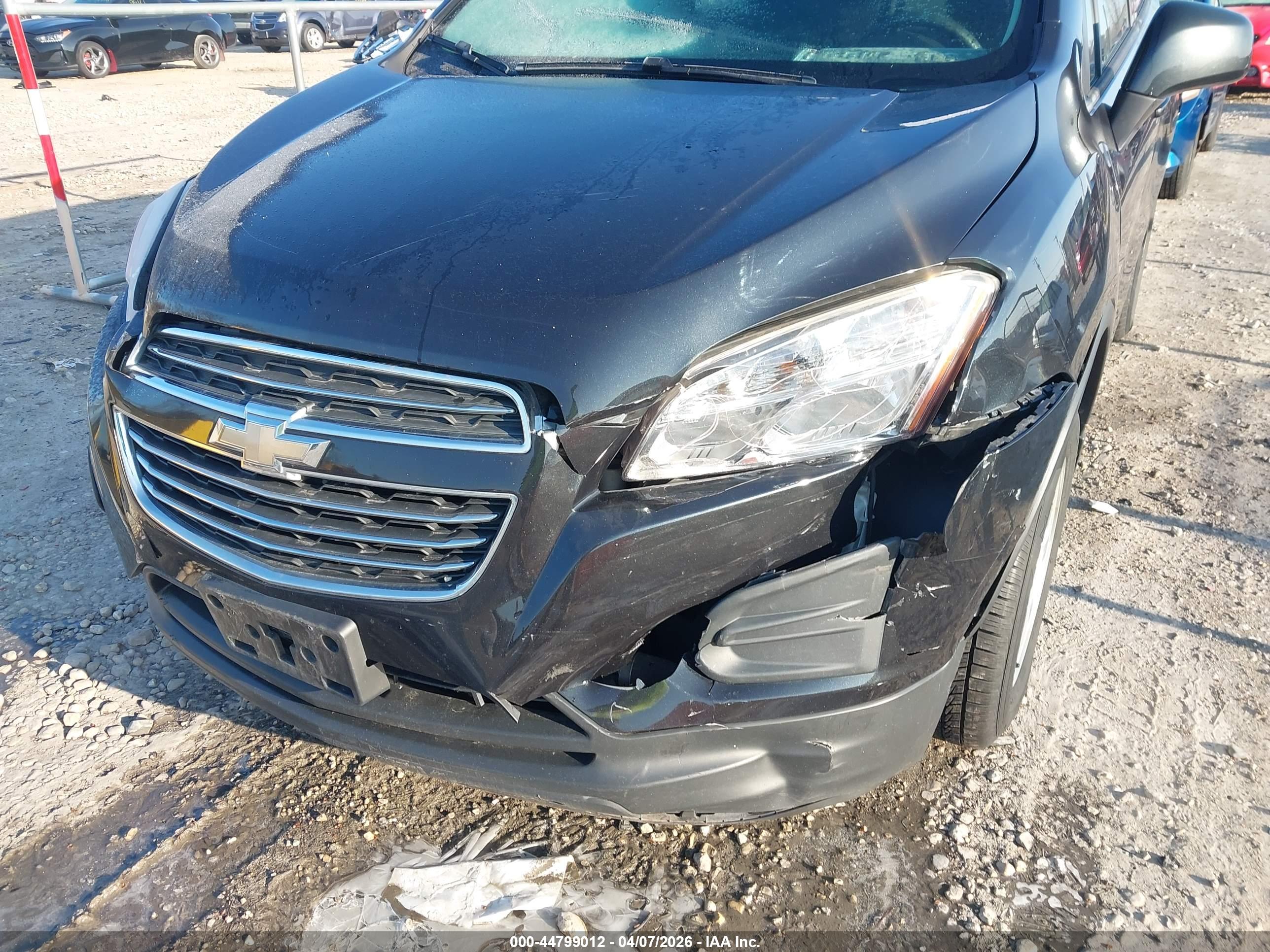 CHEVROLET TRAX image 6