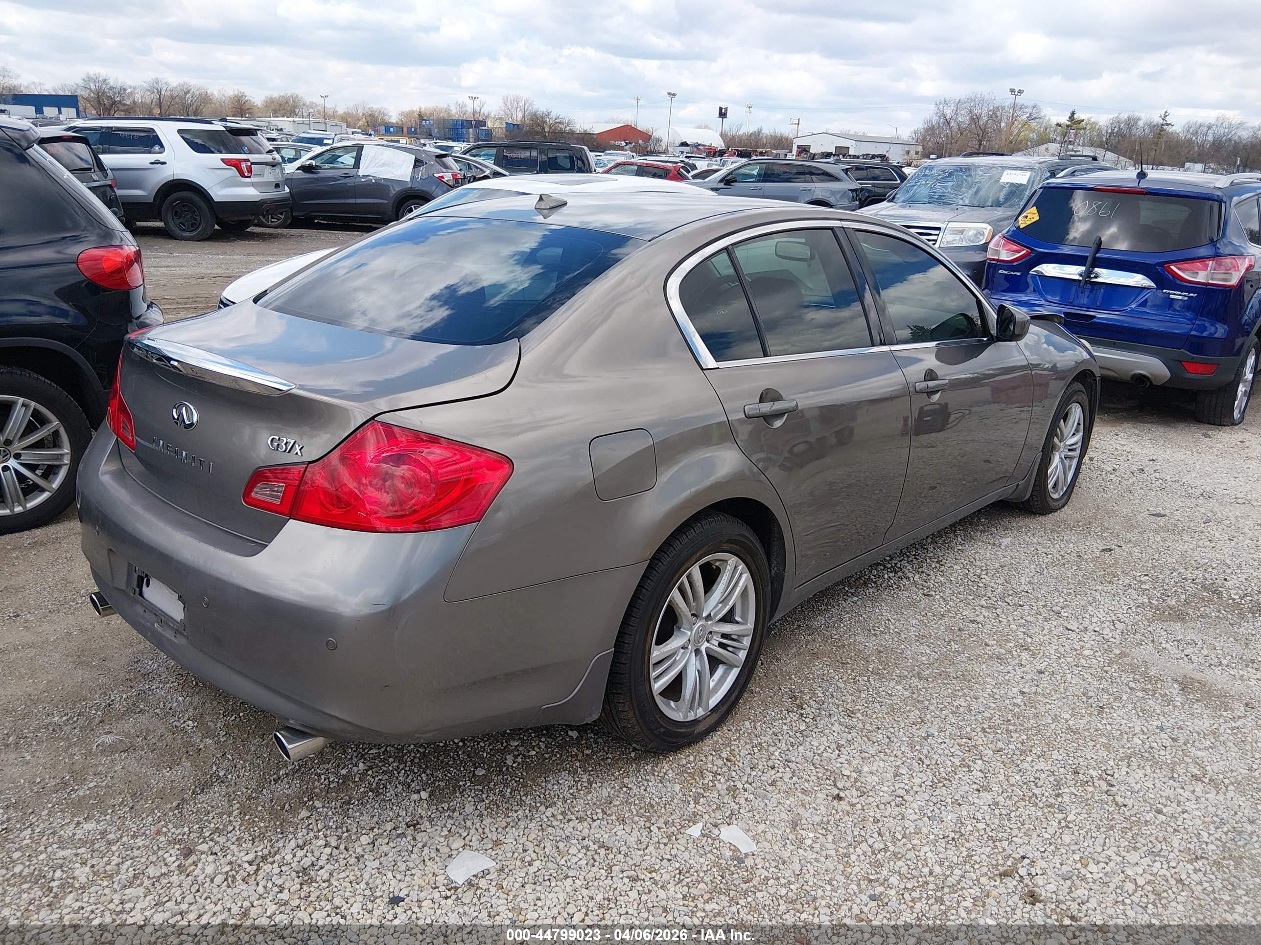 INFINITI G37X image 4