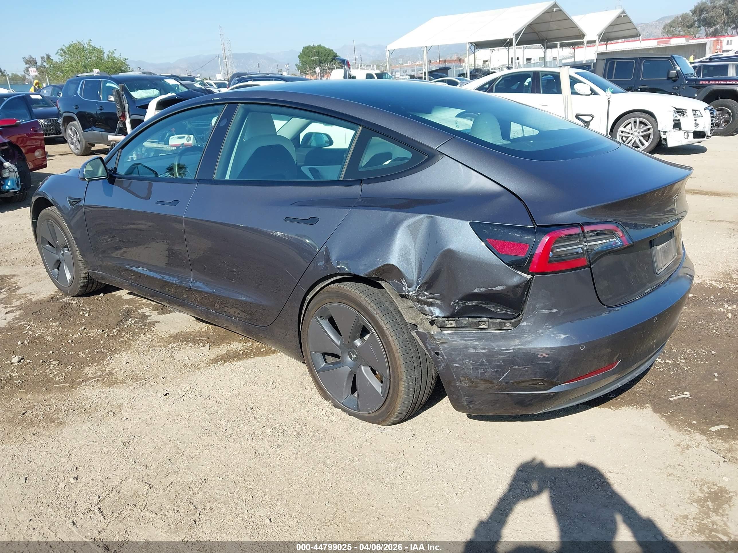 TESLA MODEL image 3