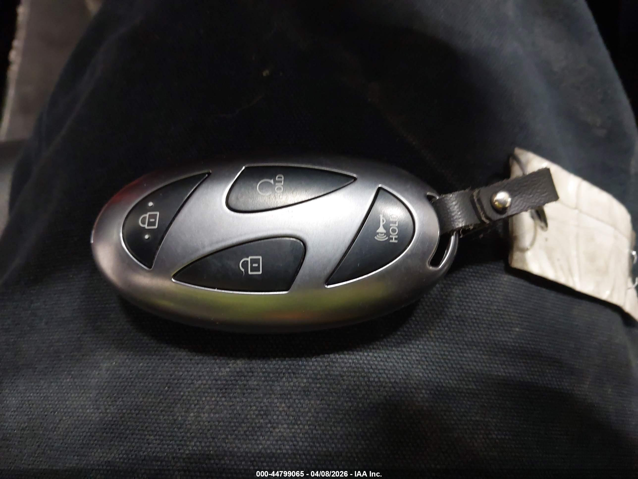 HYUNDAI SANTA image 11
