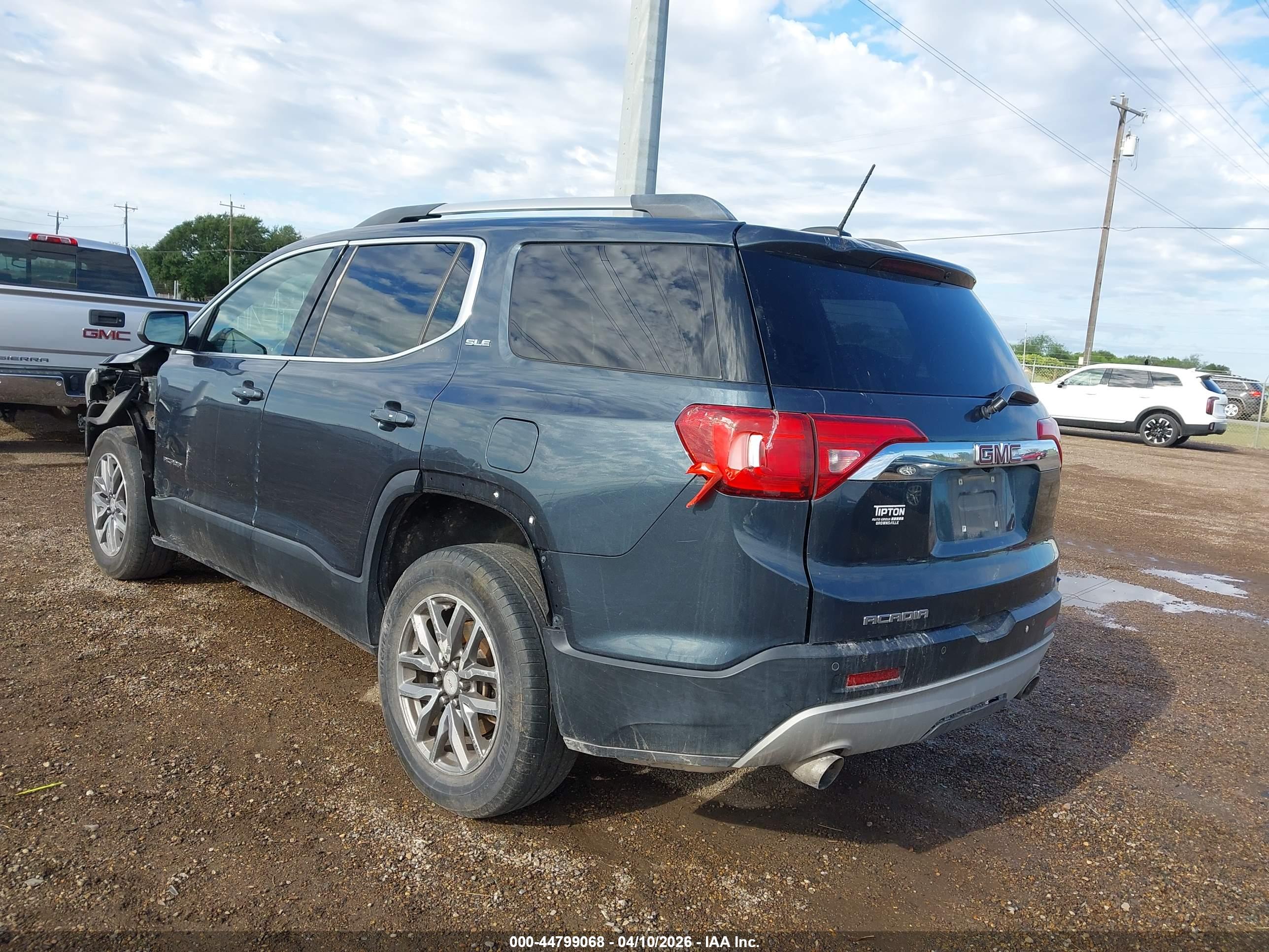 GMC ACADIA image 3