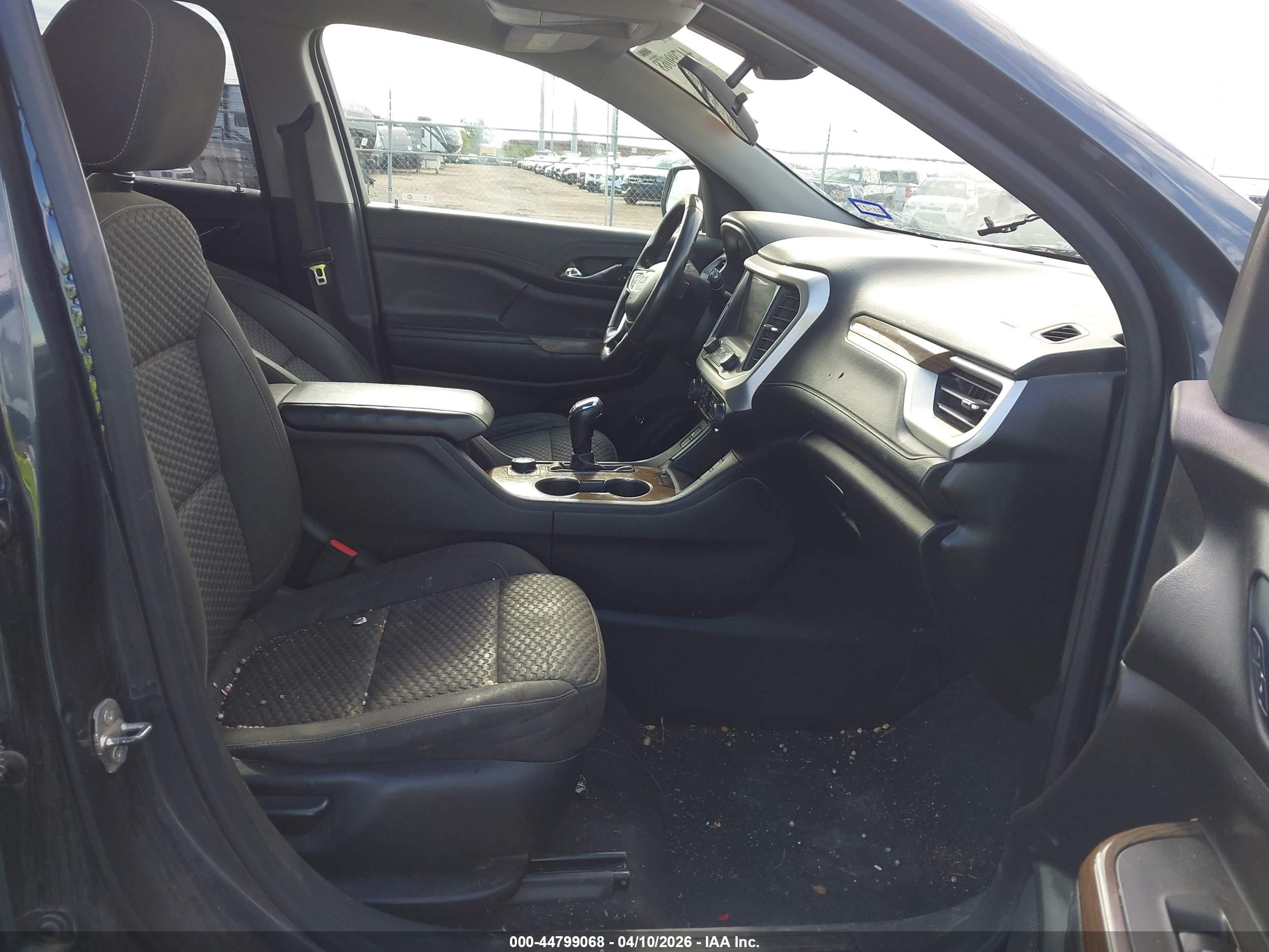 GMC ACADIA image 5