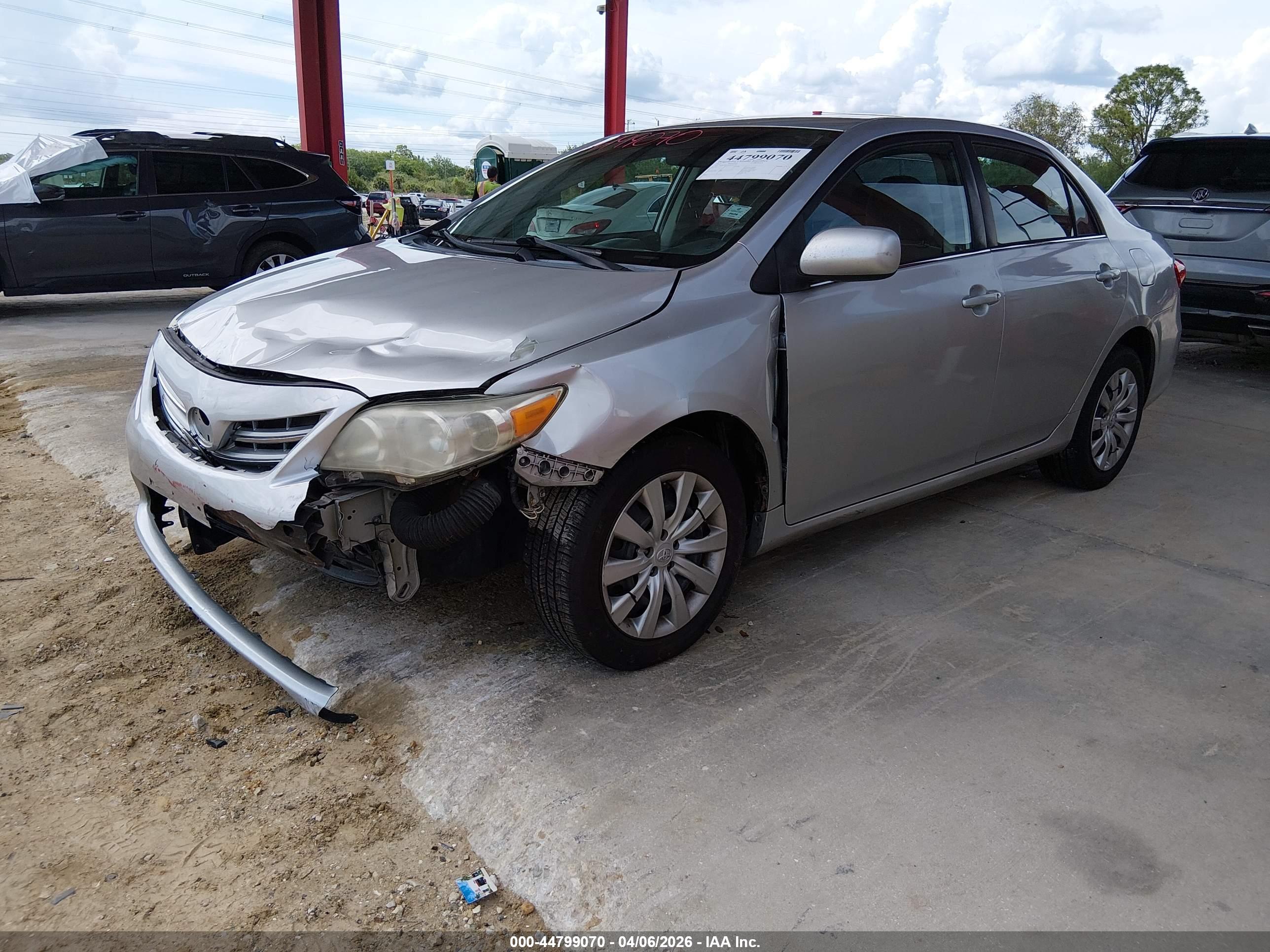 TOYOTA COROLLA image 2