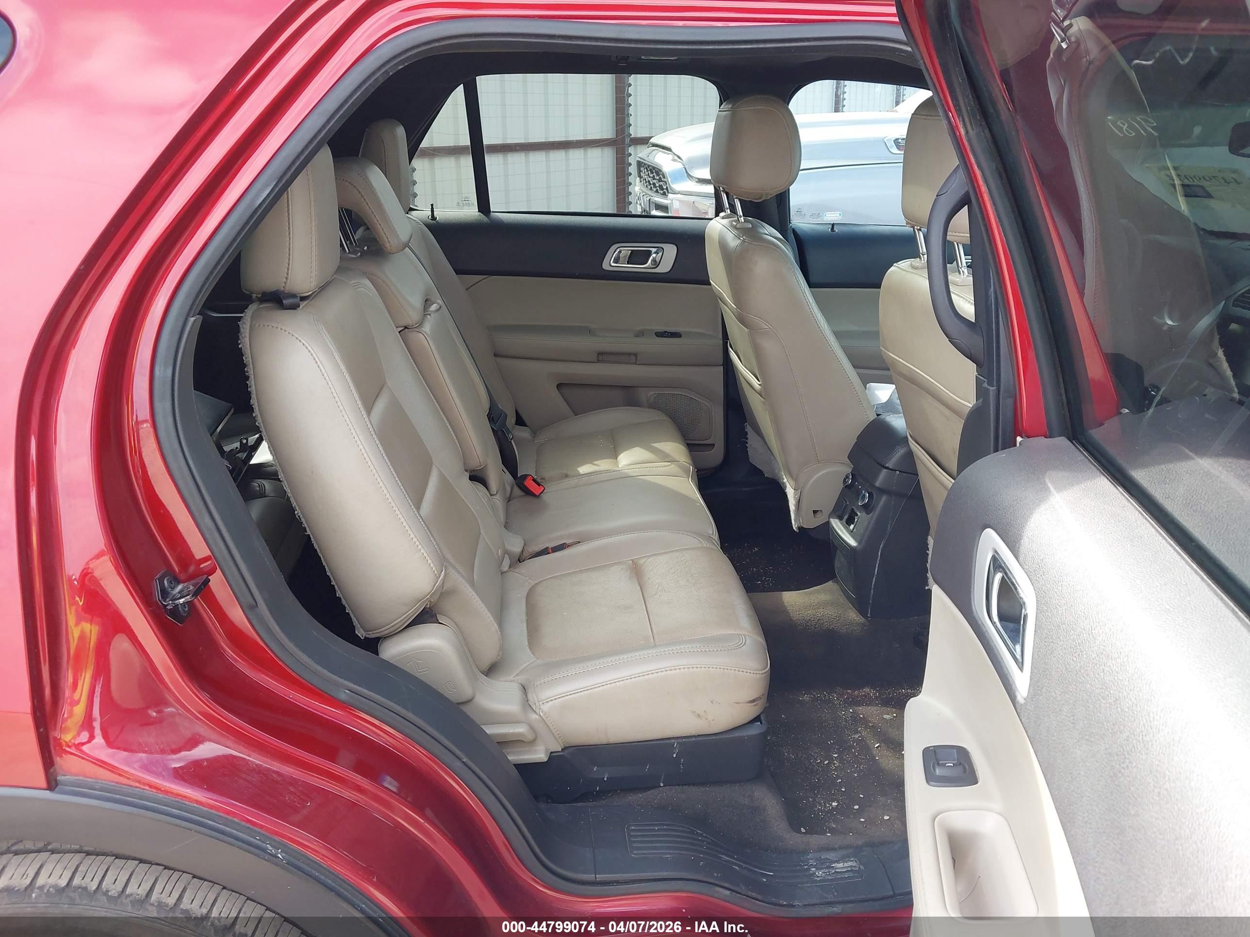 FORD EXPLORER image 8
