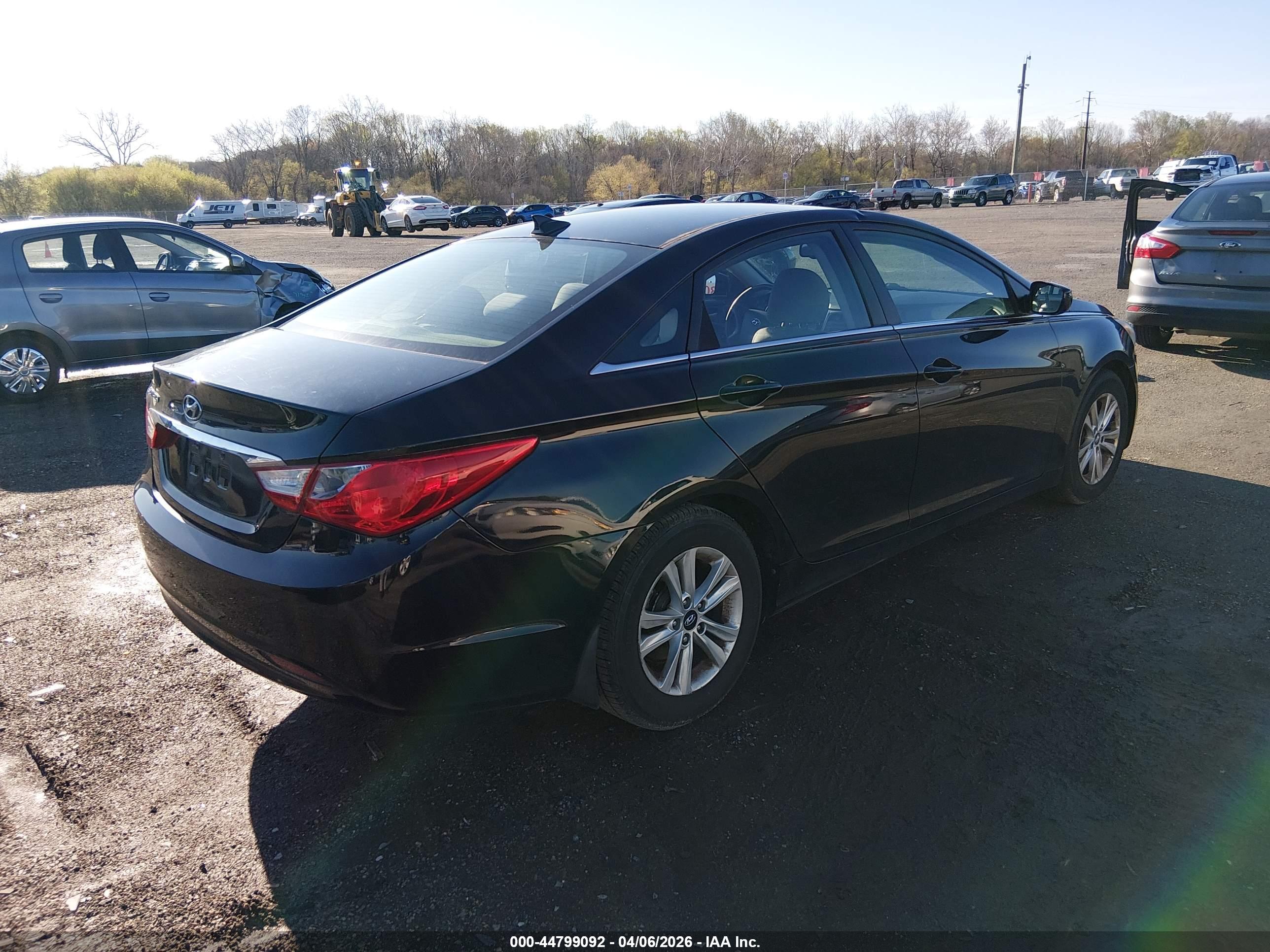 HYUNDAI SONATA image 4