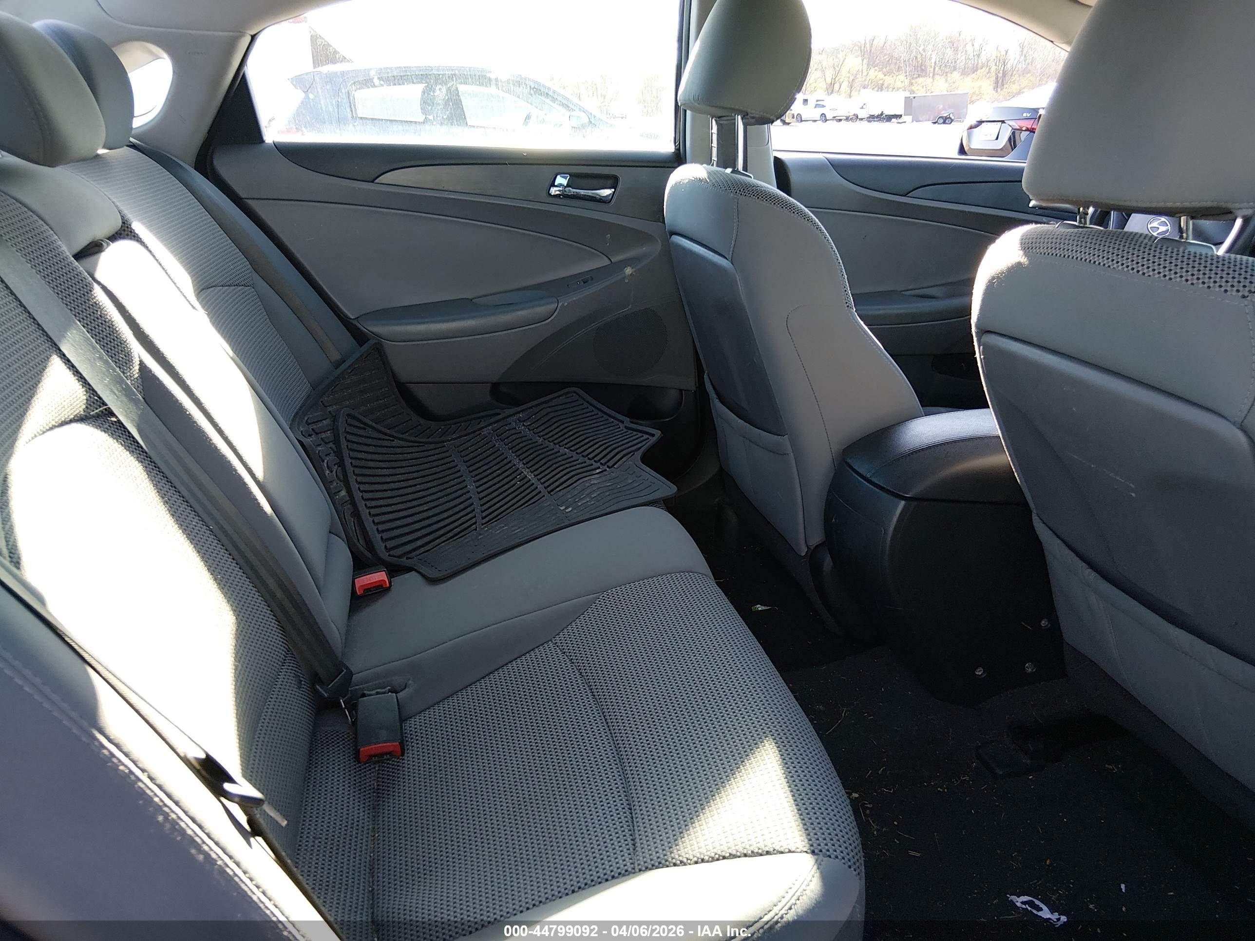 HYUNDAI SONATA image 8