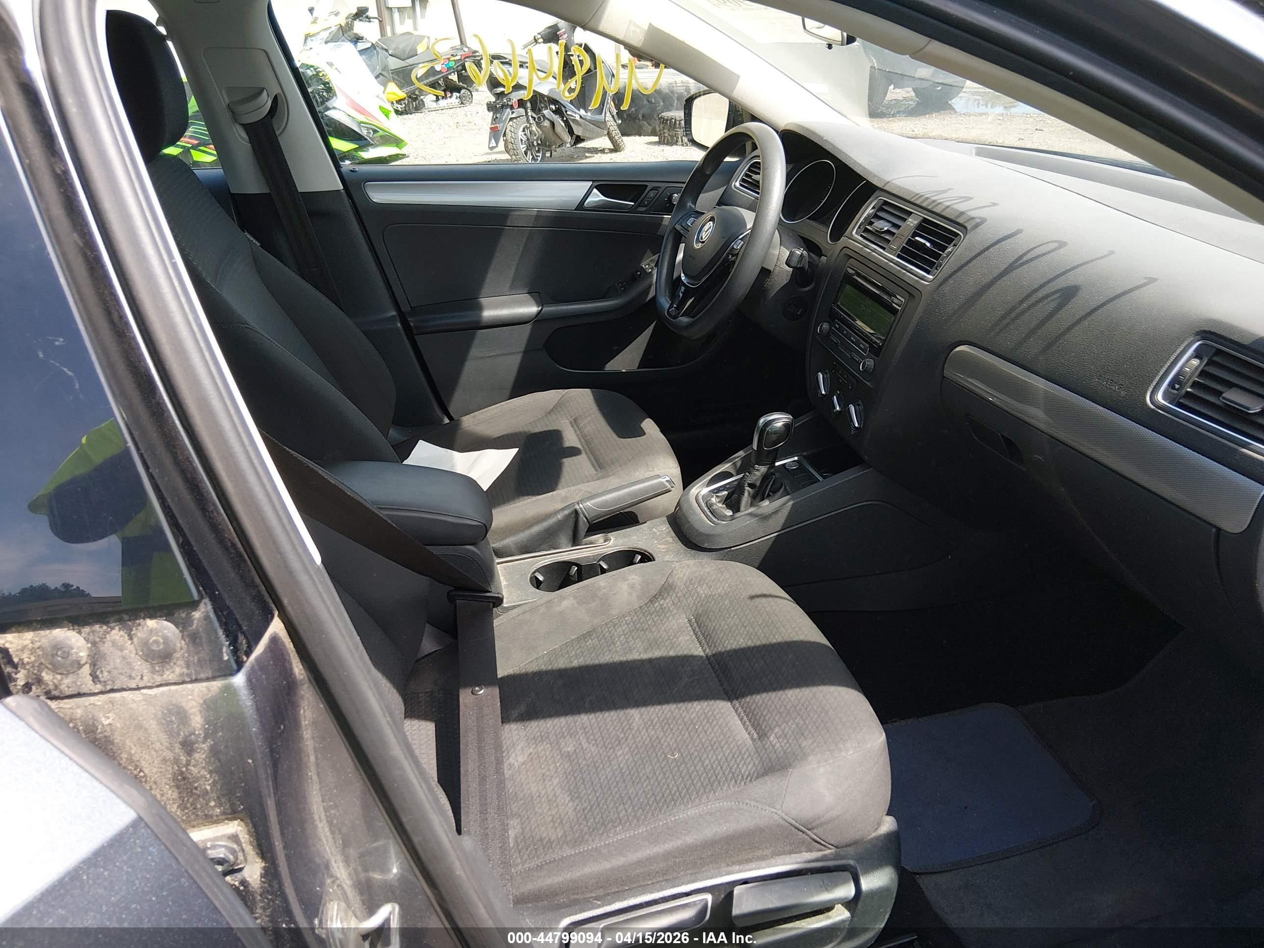 VOLKSWAGEN JETTA image 5