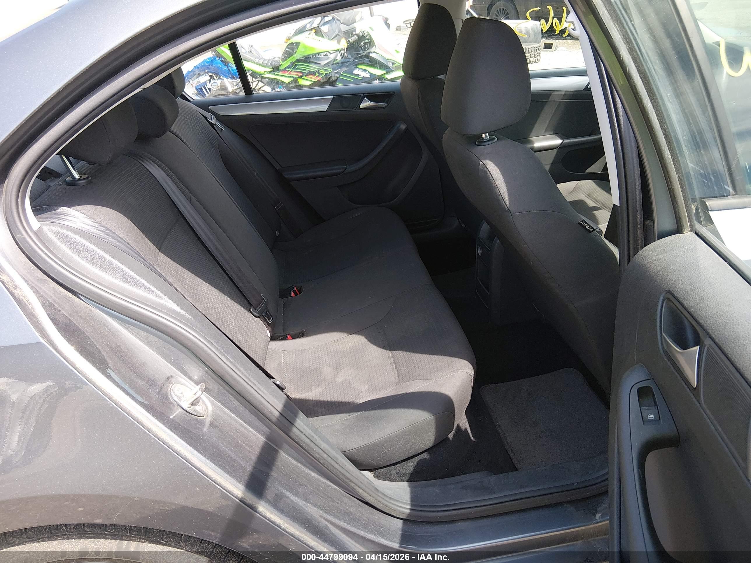 VOLKSWAGEN JETTA image 8