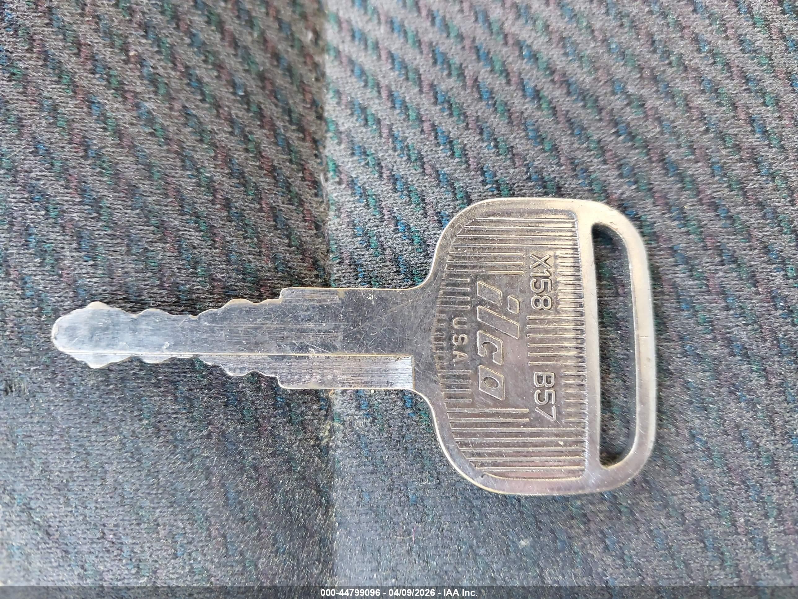 ISUZU NPR image 11