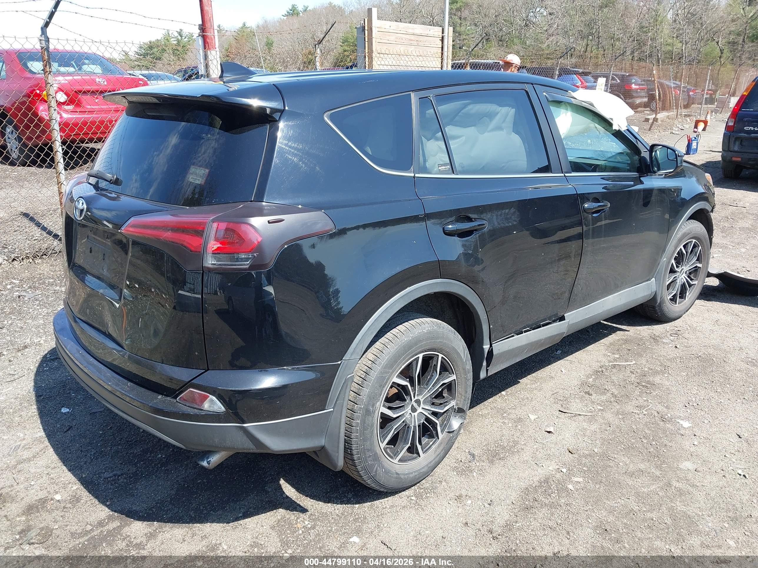 TOYOTA RAV4 image 4