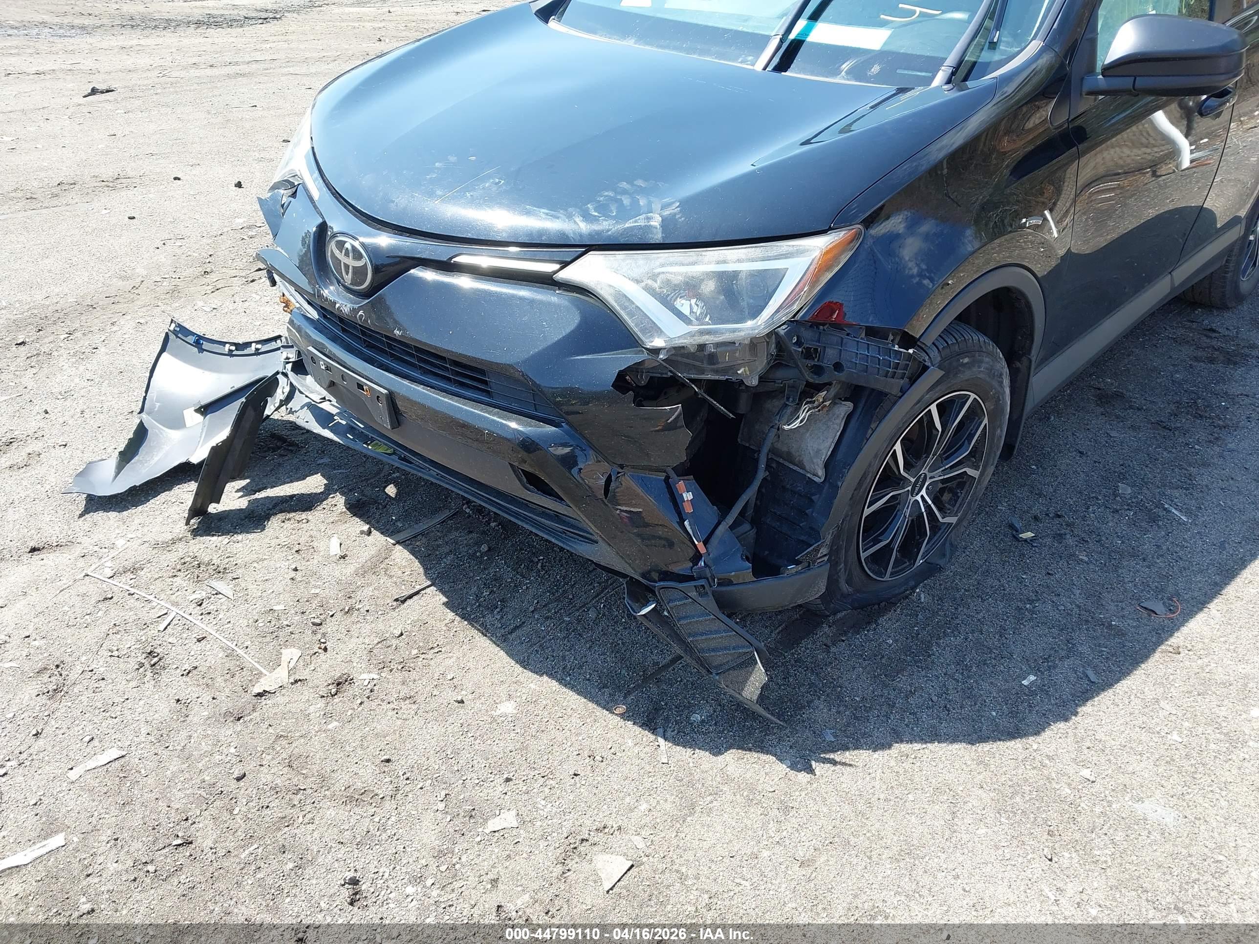 TOYOTA RAV4 image 6