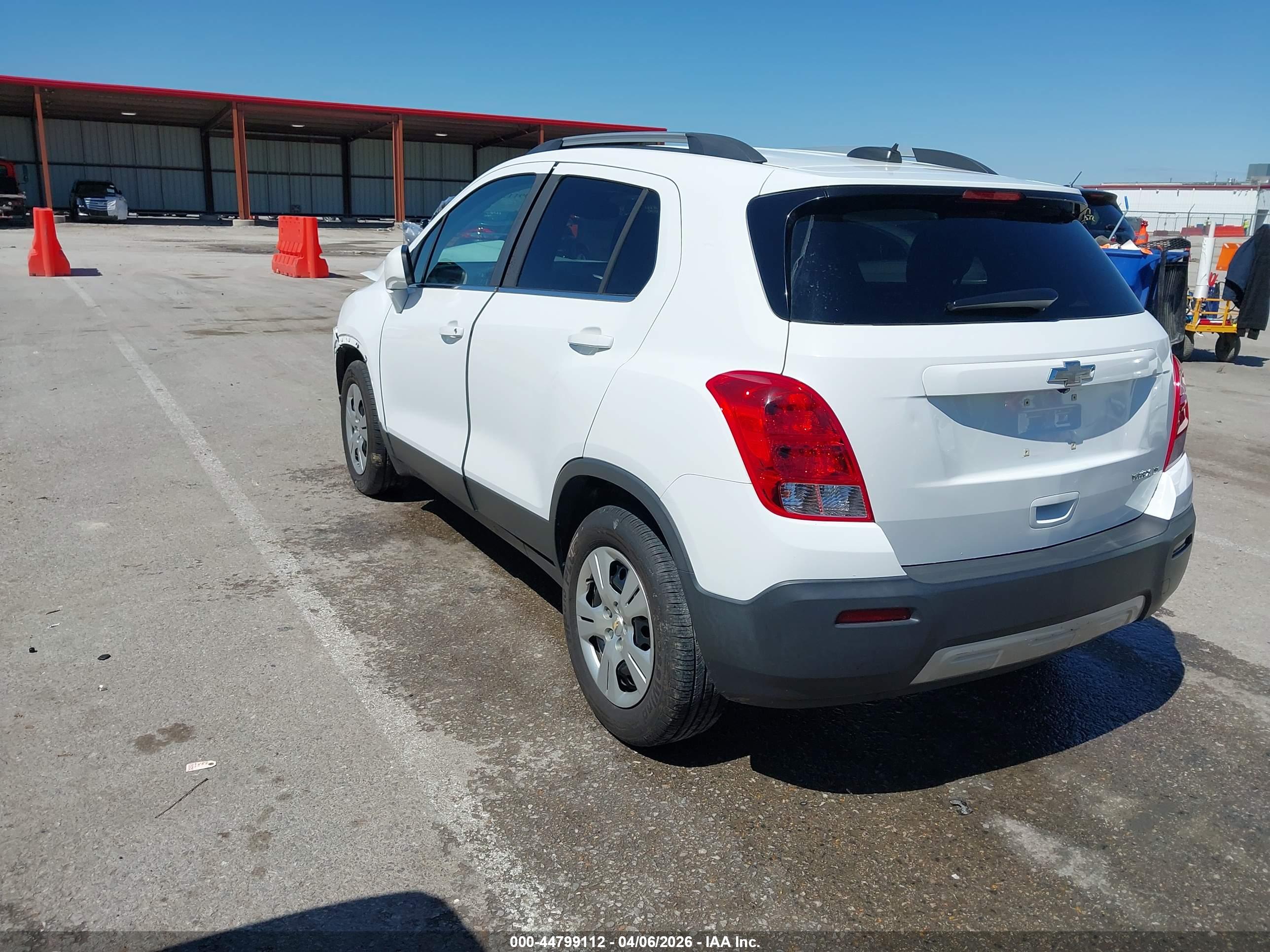CHEVROLET TRAX image 3
