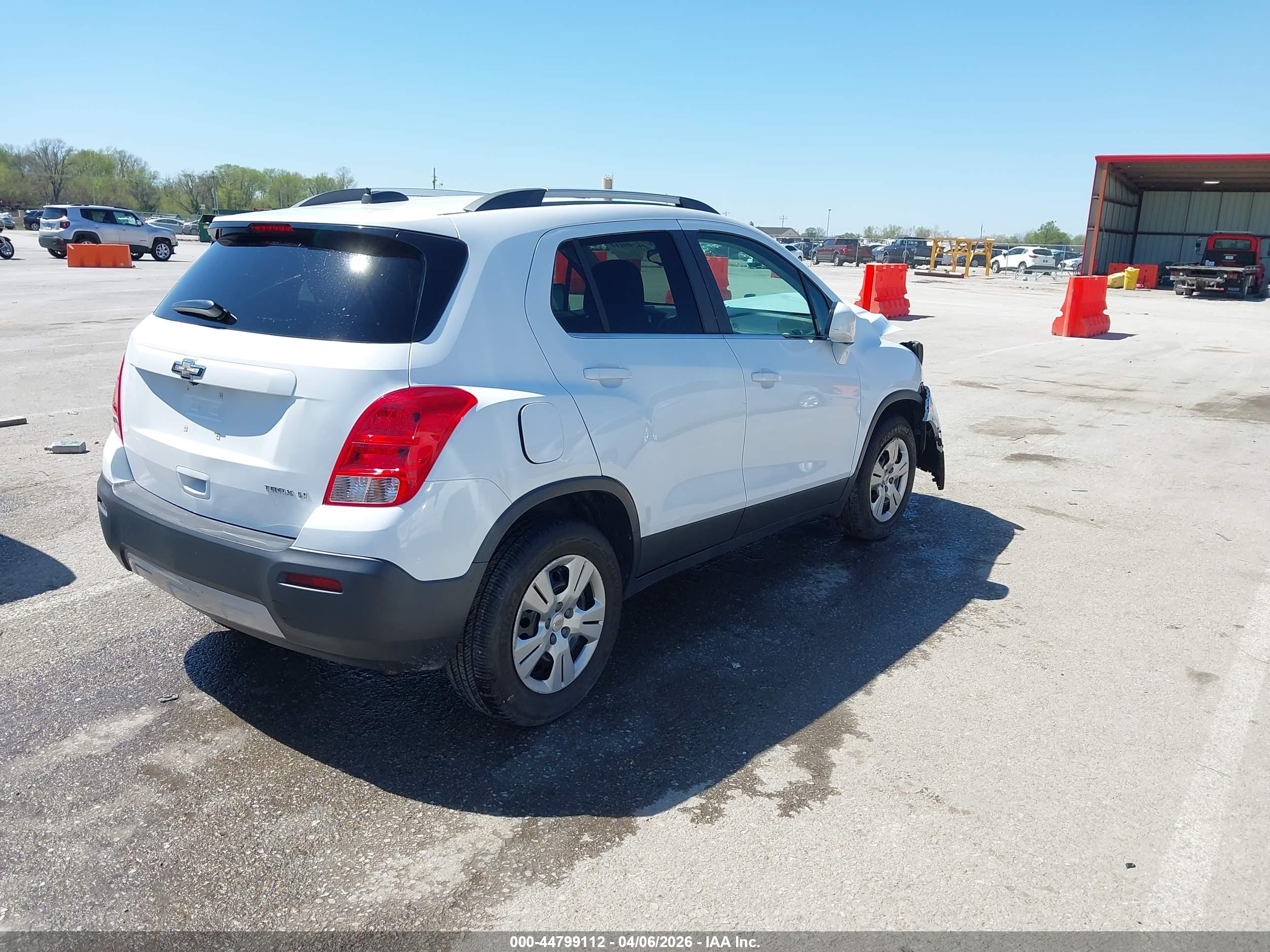 CHEVROLET TRAX image 4