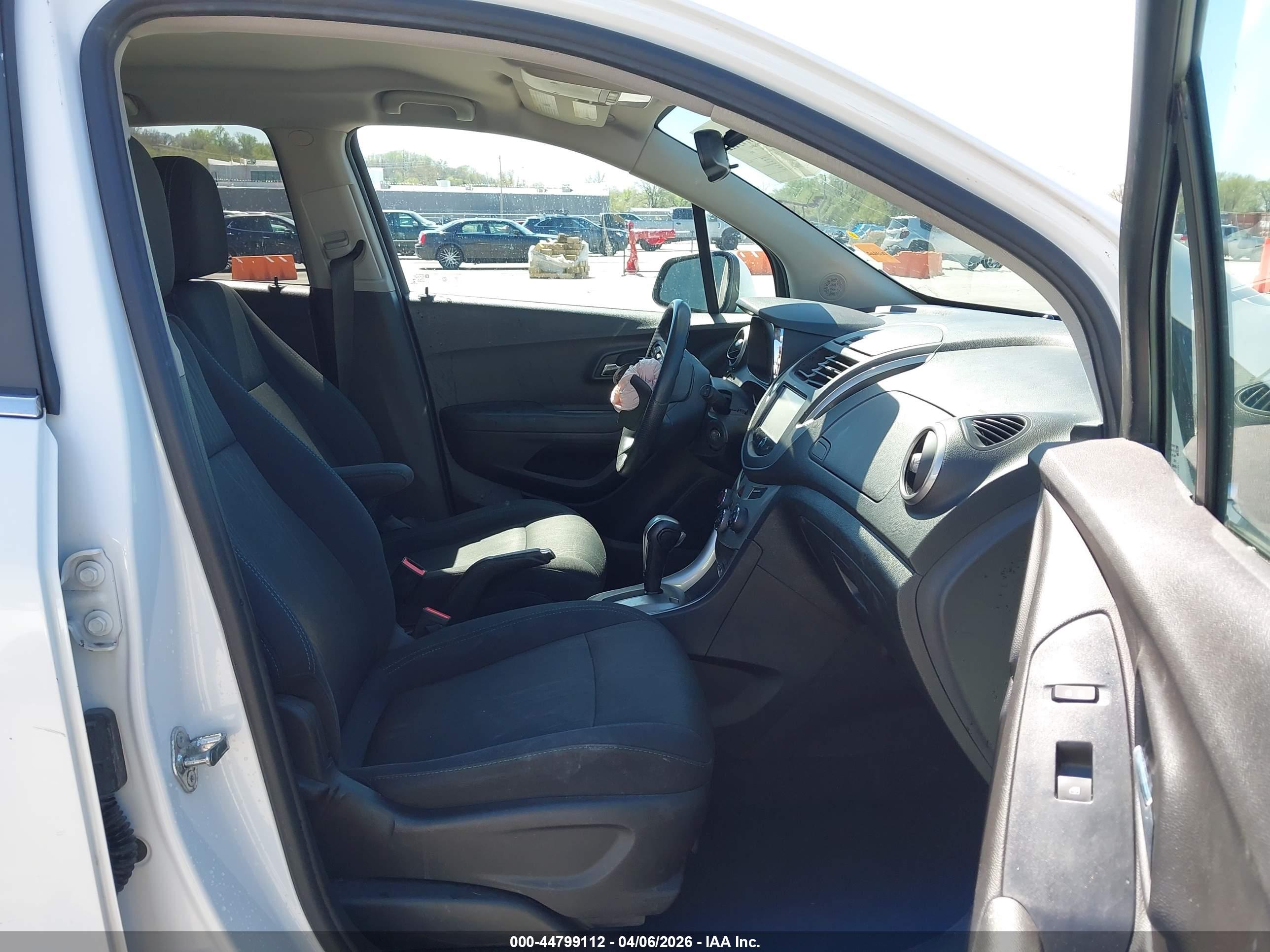 CHEVROLET TRAX image 5