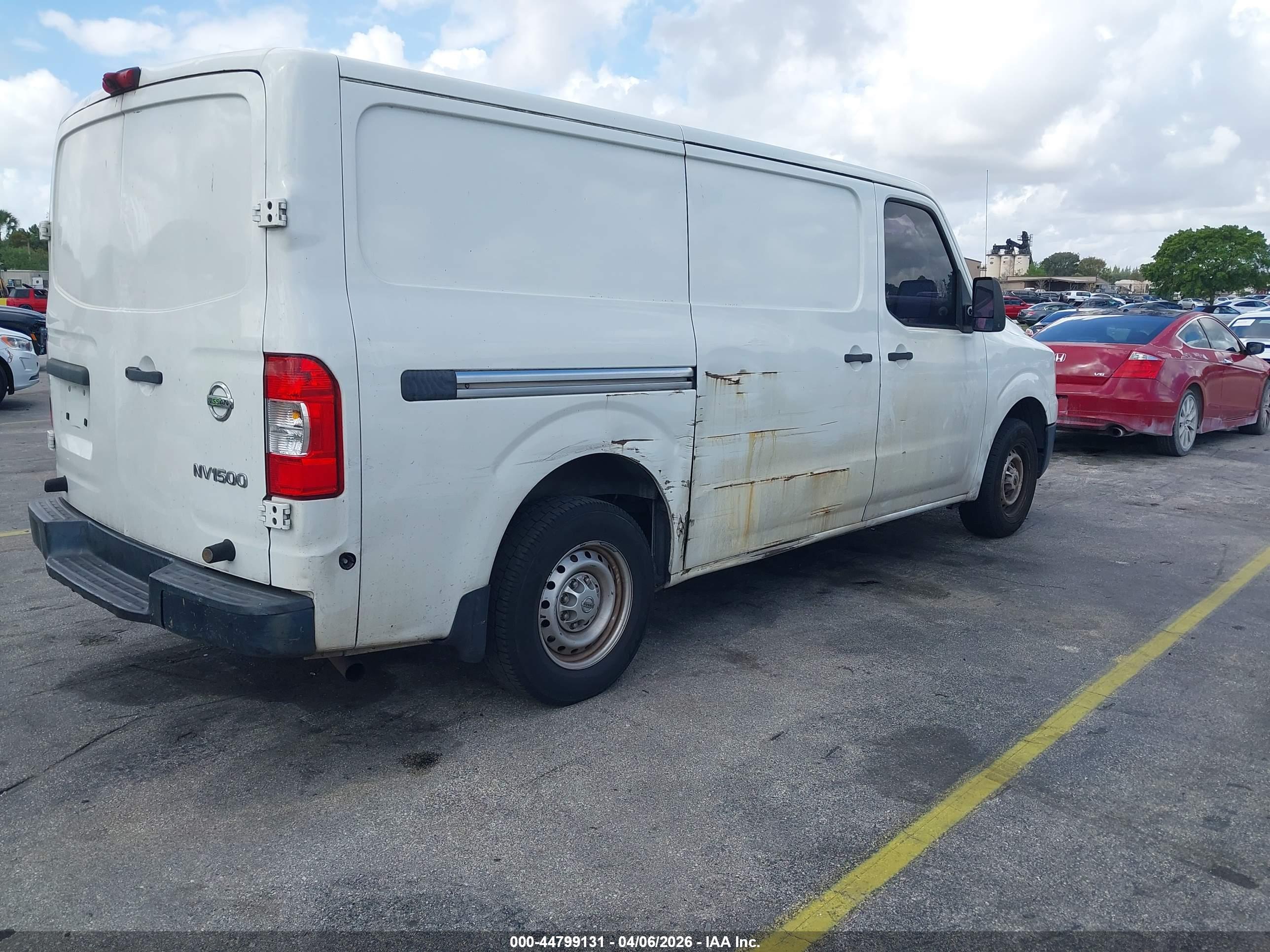 NISSAN NV image 4