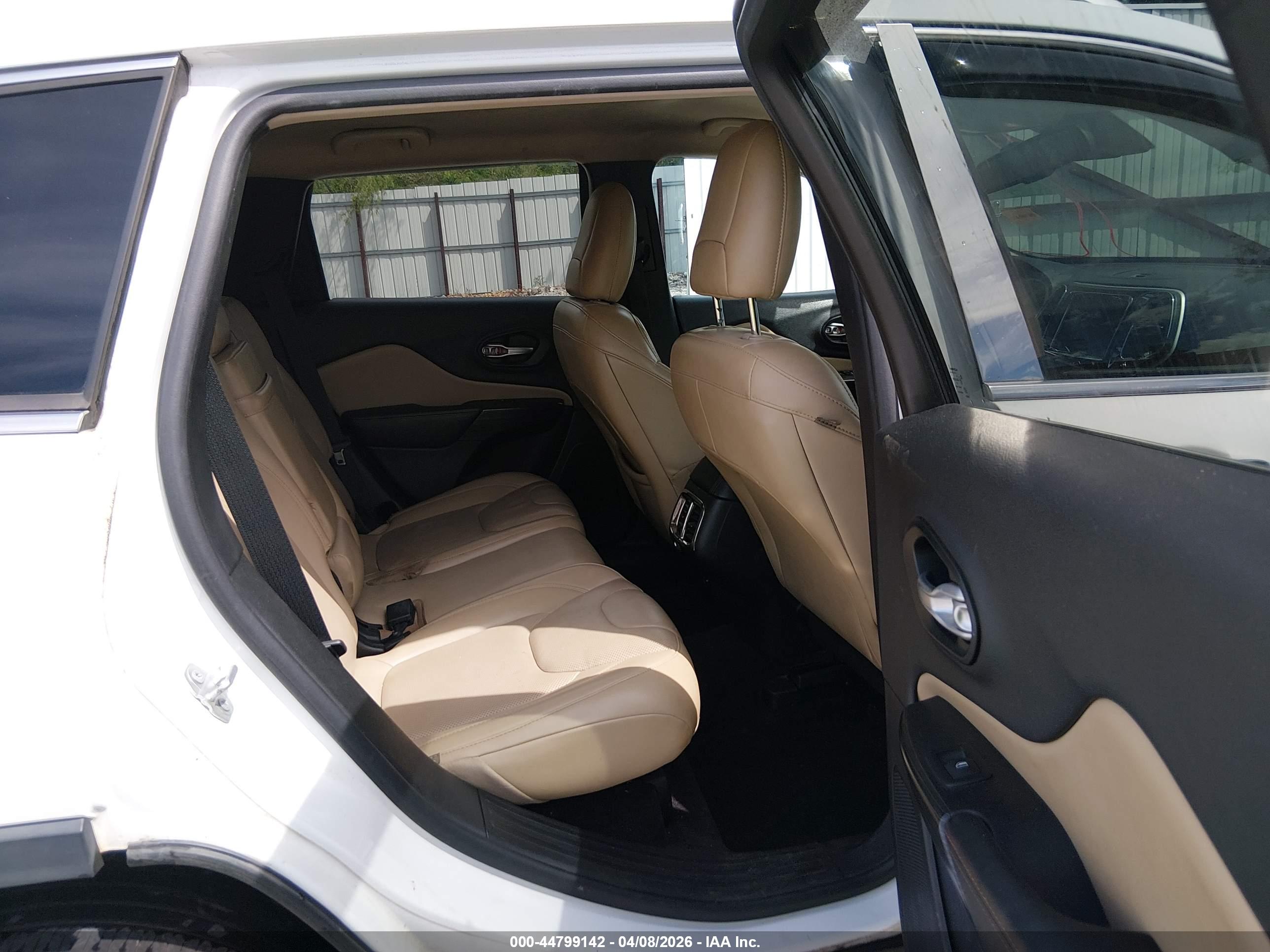 JEEP CHEROKEE image 8