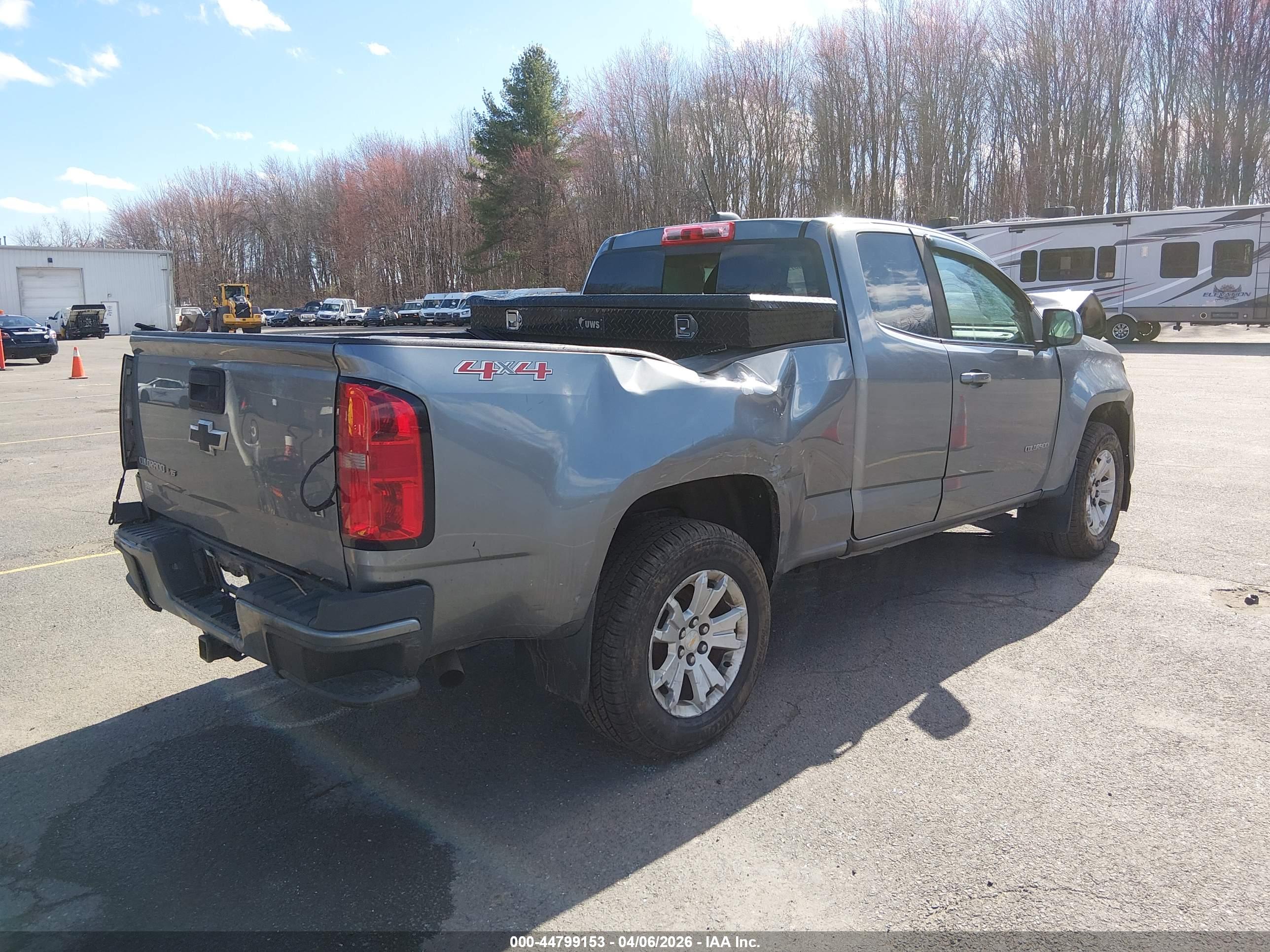 CHEVROLET COLORADO image 4