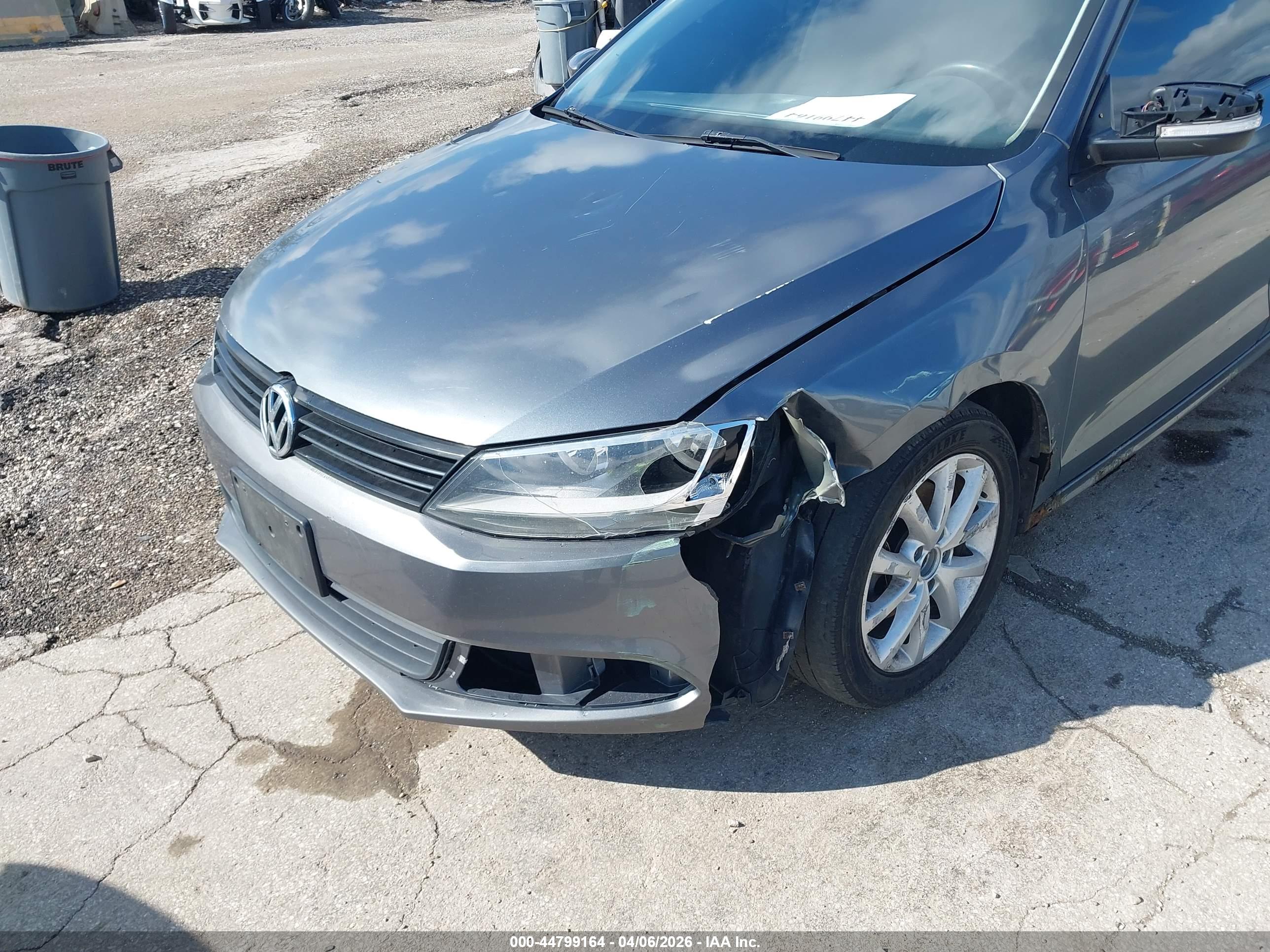 VOLKSWAGEN JETTA image 6