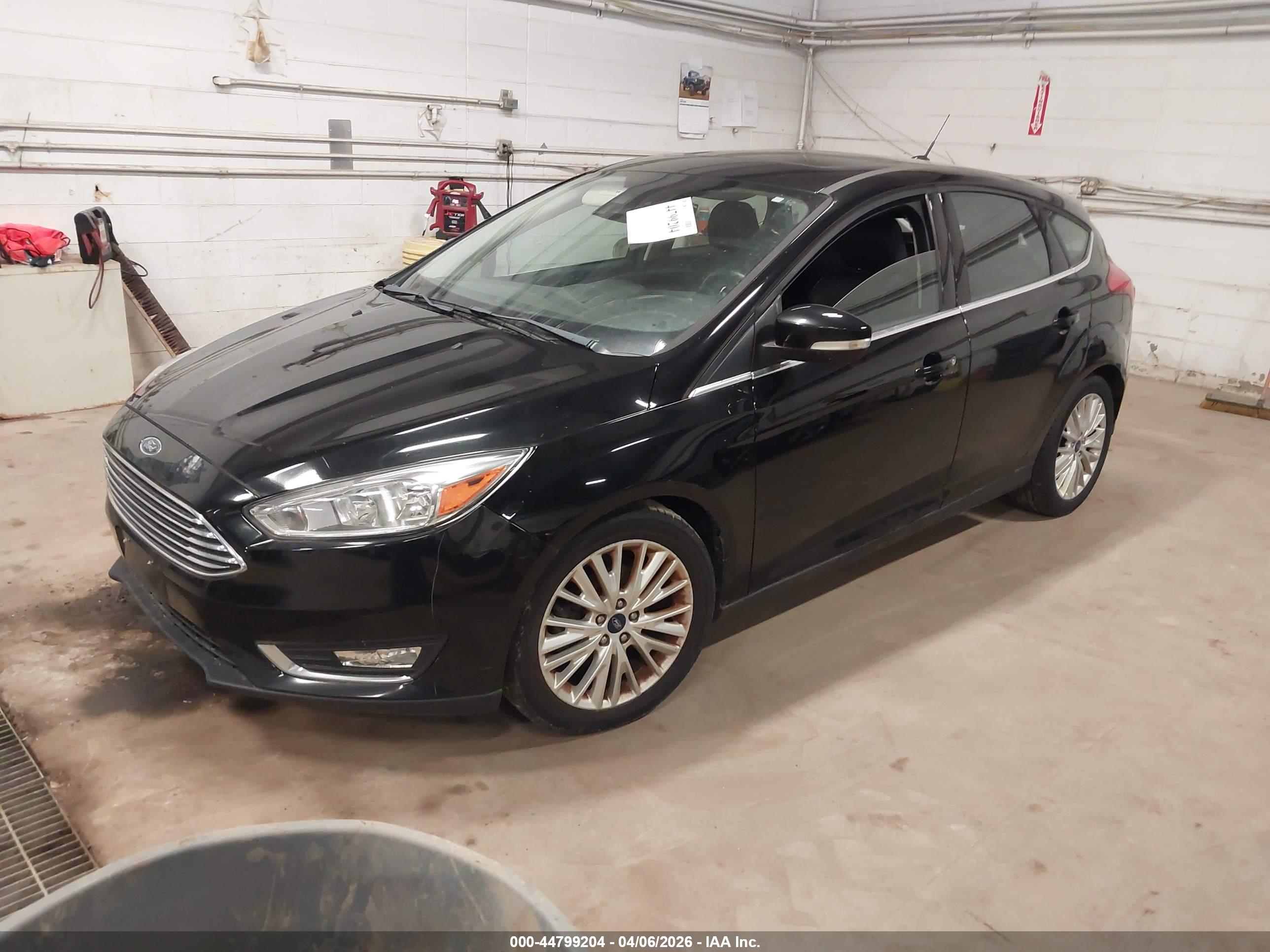 FORD FOCUS image 2